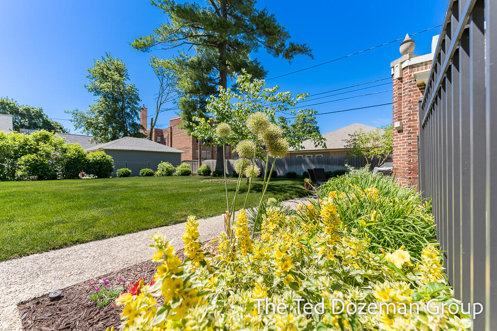 135 W 12th Street Holland MI 49423