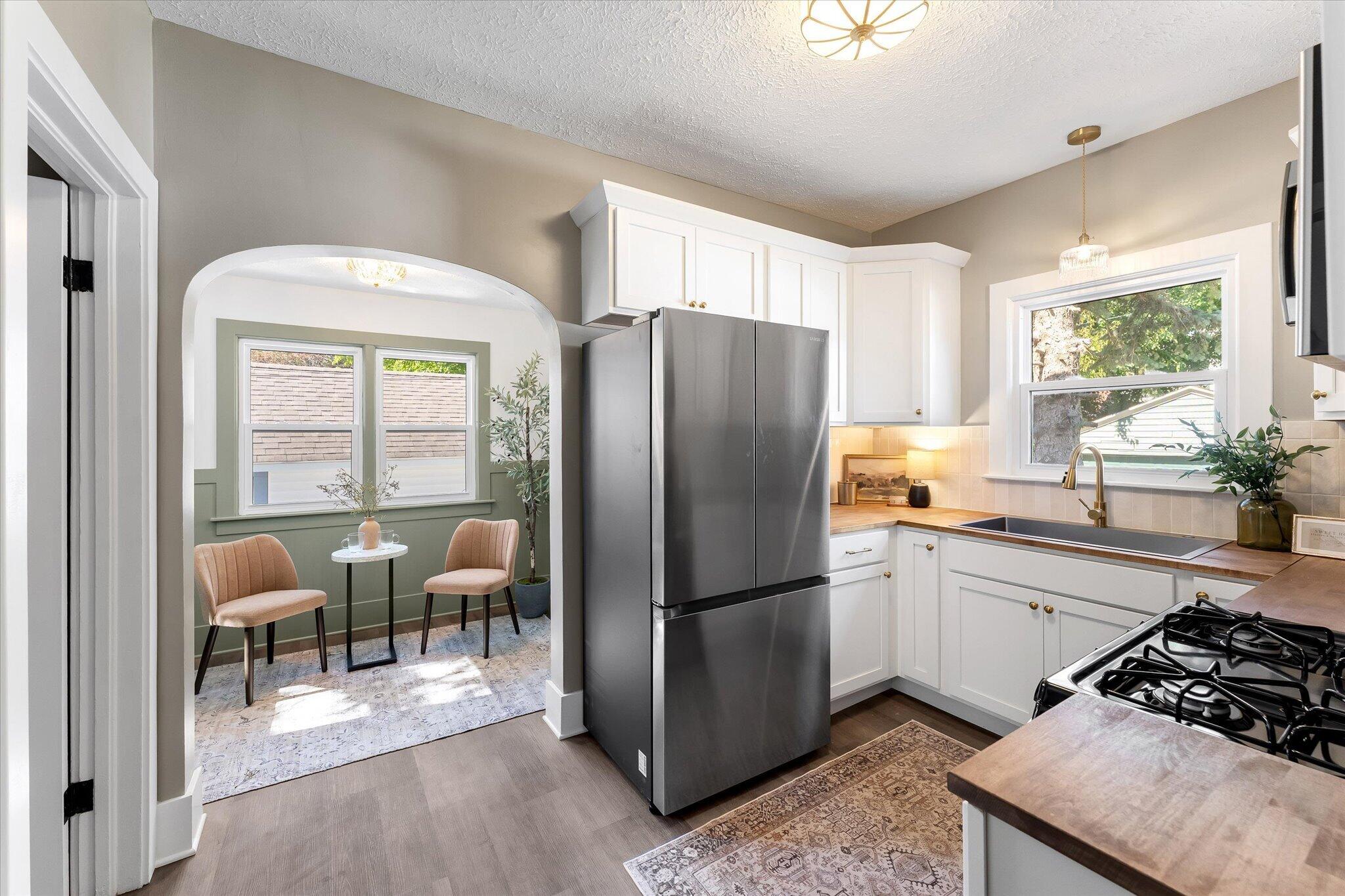 424 Van Raalte Avenue Holland MI 49423