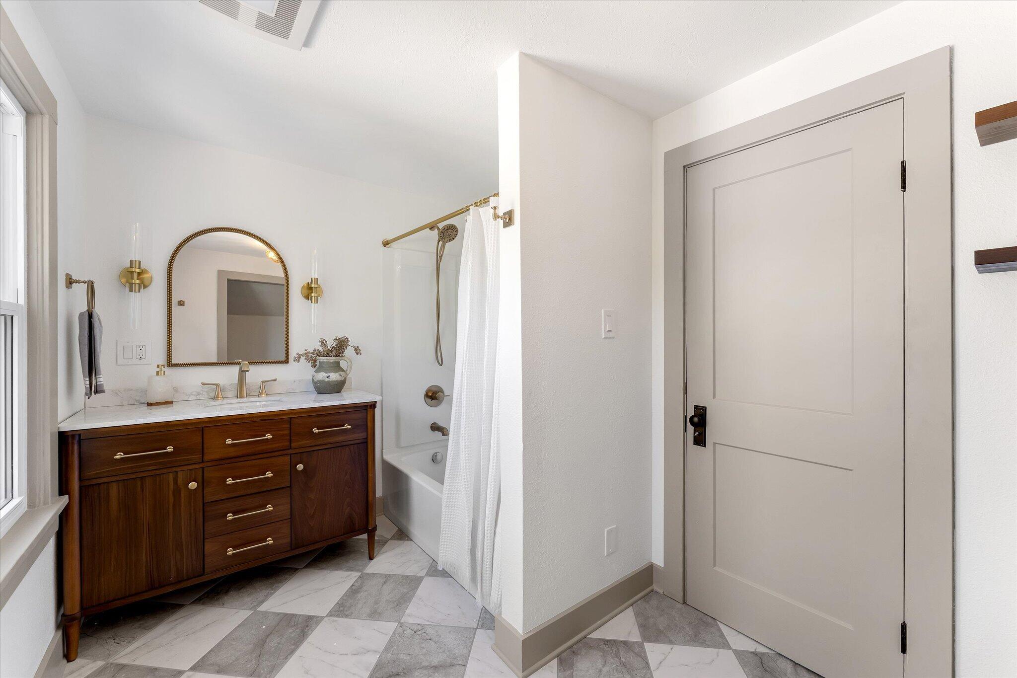 424 Van Raalte Avenue Holland MI 49423