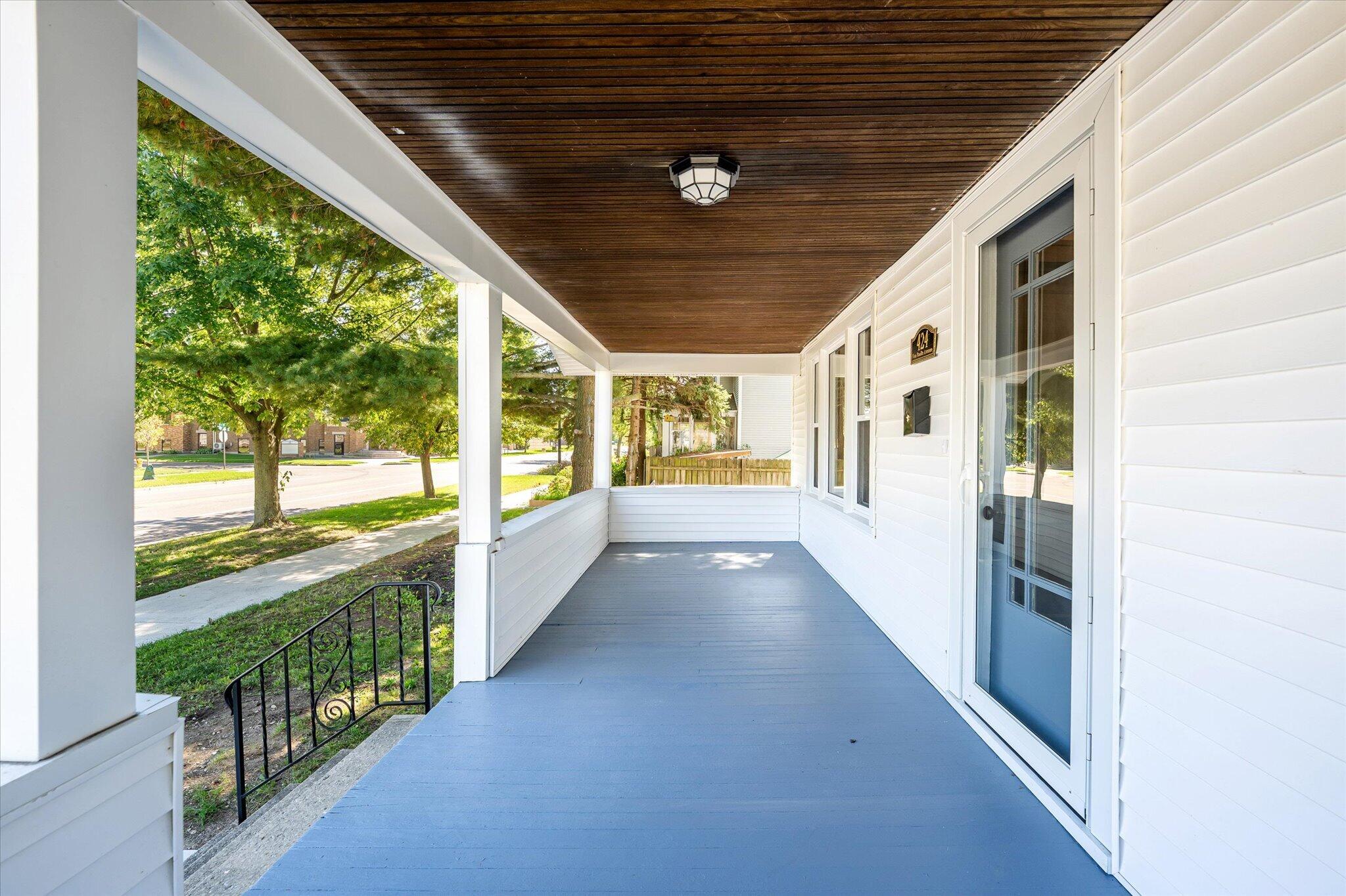 424 Van Raalte Avenue Holland MI 49423