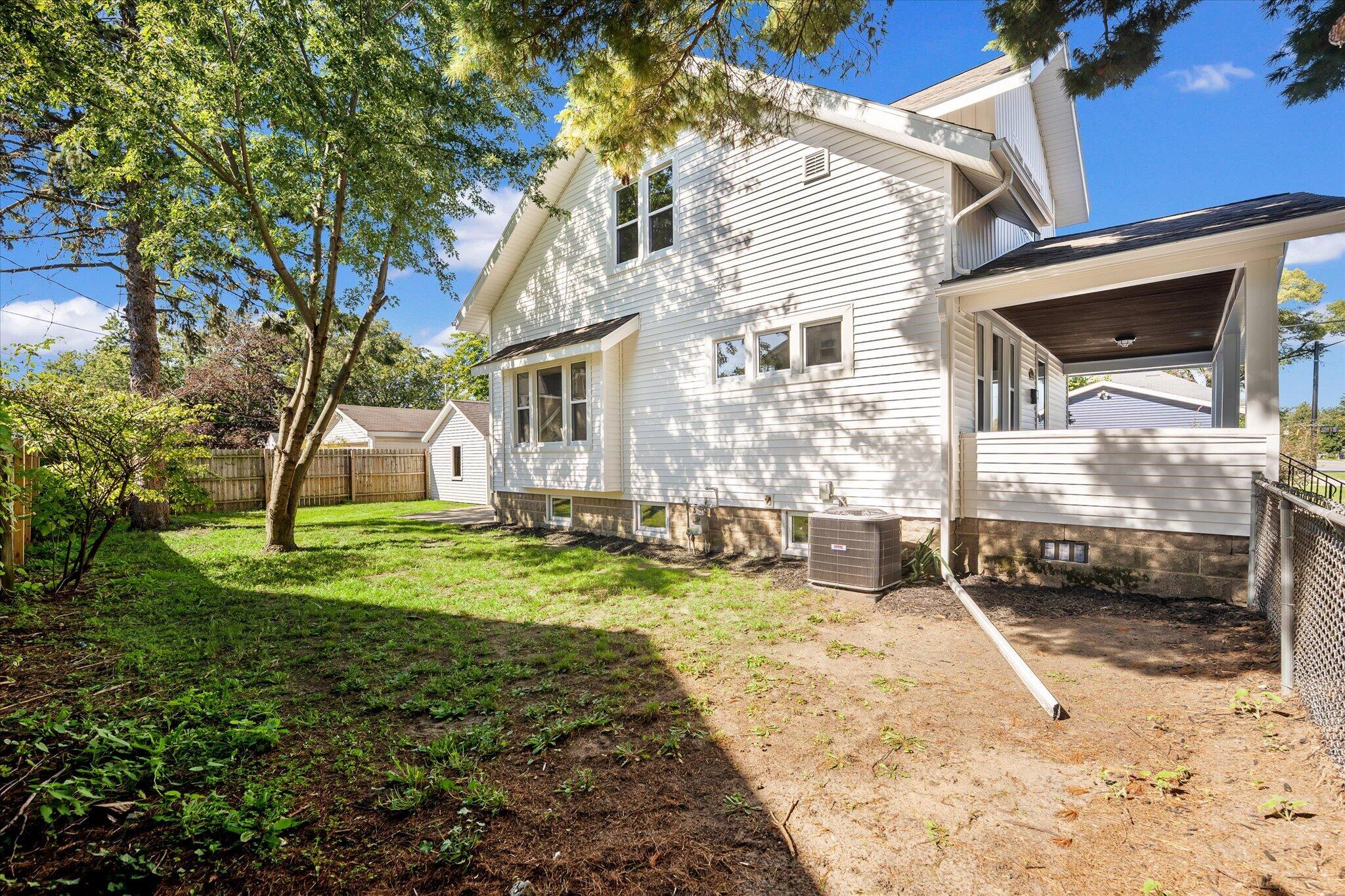 424 Van Raalte Avenue Holland MI 49423