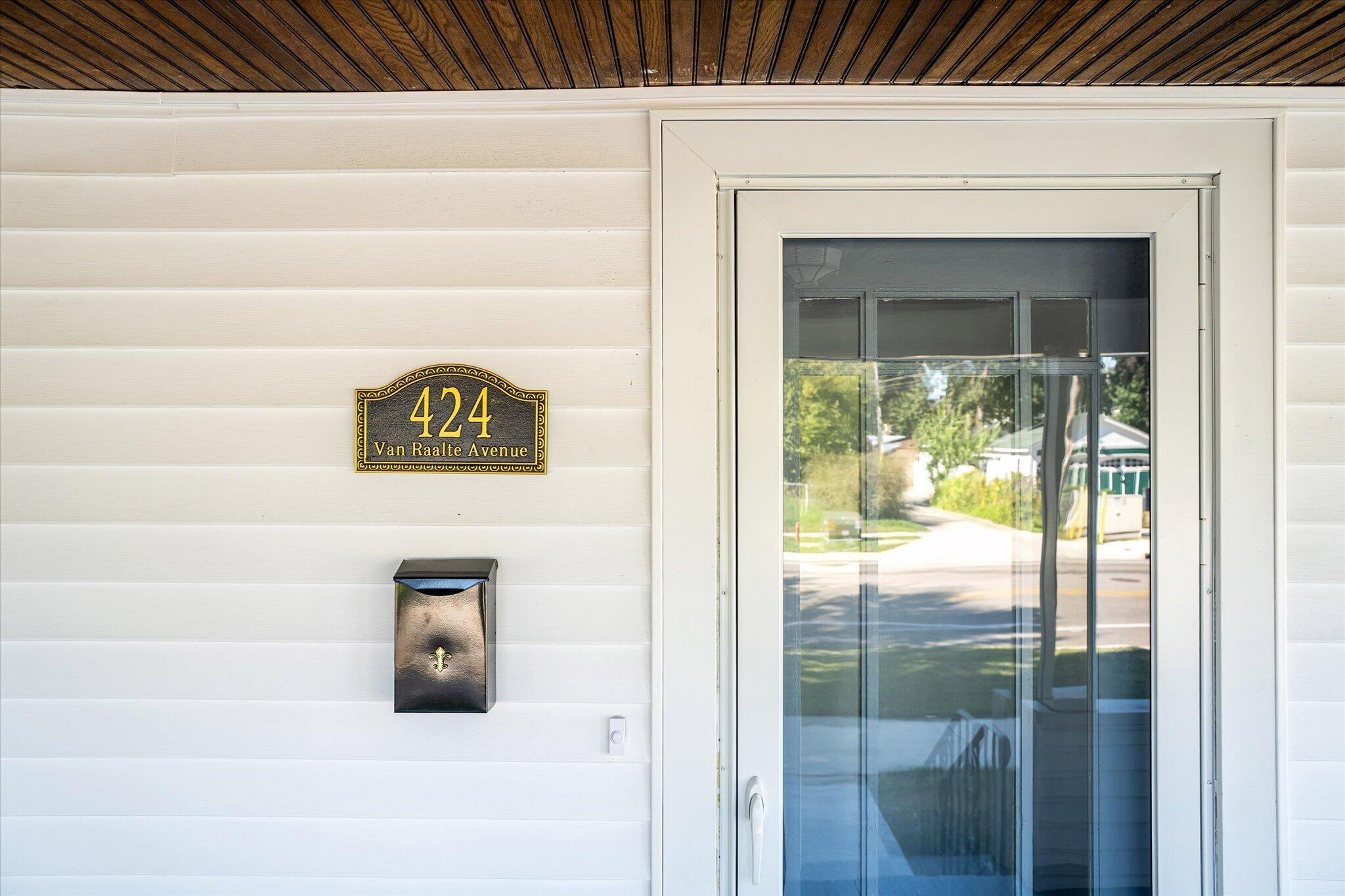 424 Van Raalte Avenue Holland MI 49423