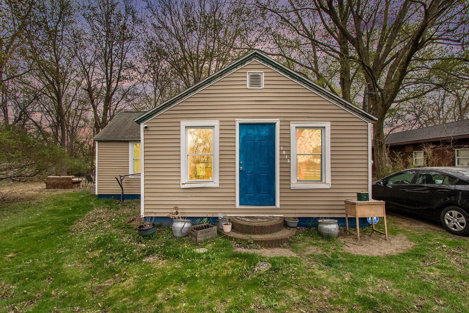 1613 Norton Road Benton Harbor MI 49022