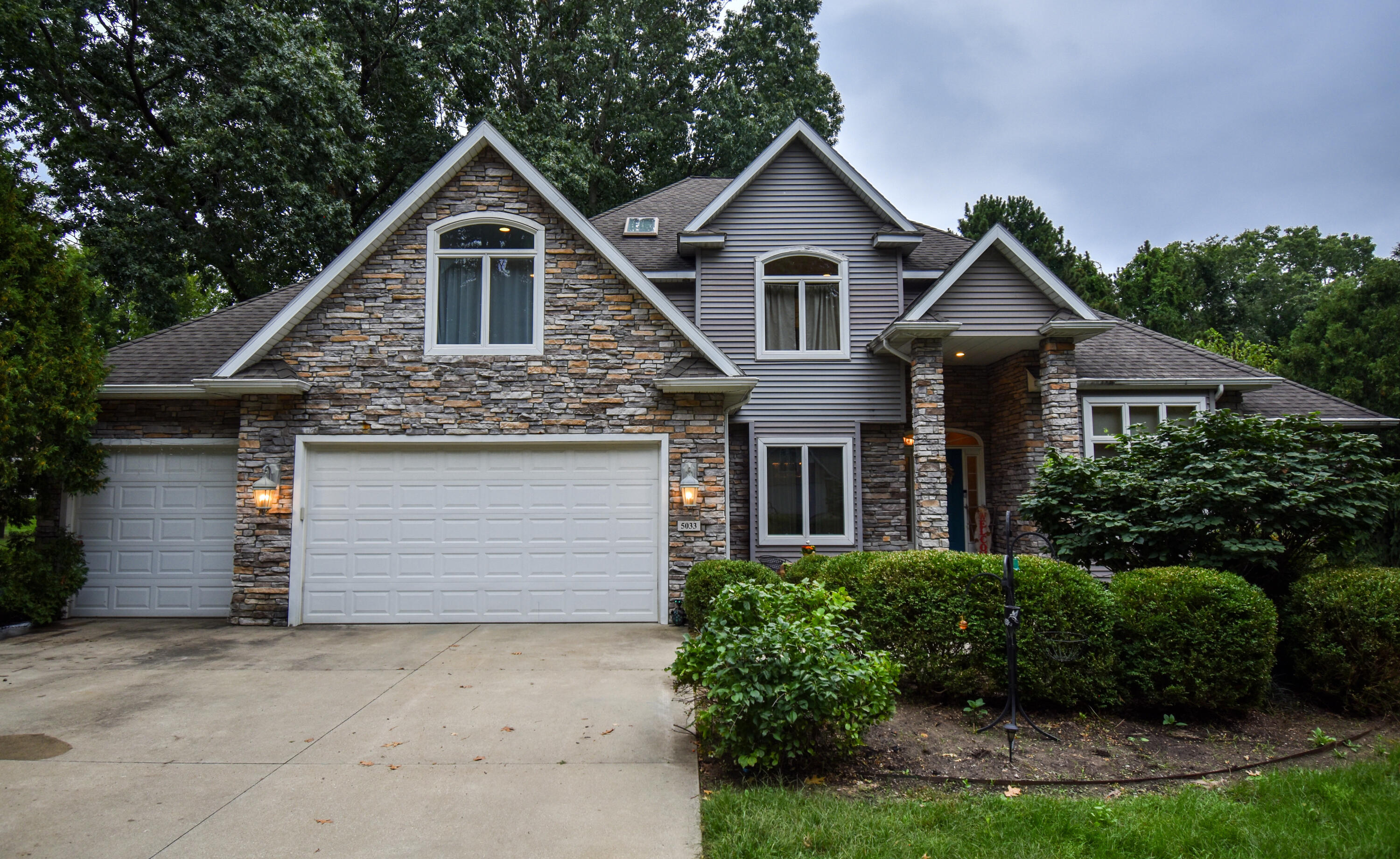 5033 Deerwood Trail Stevensville MI 49127