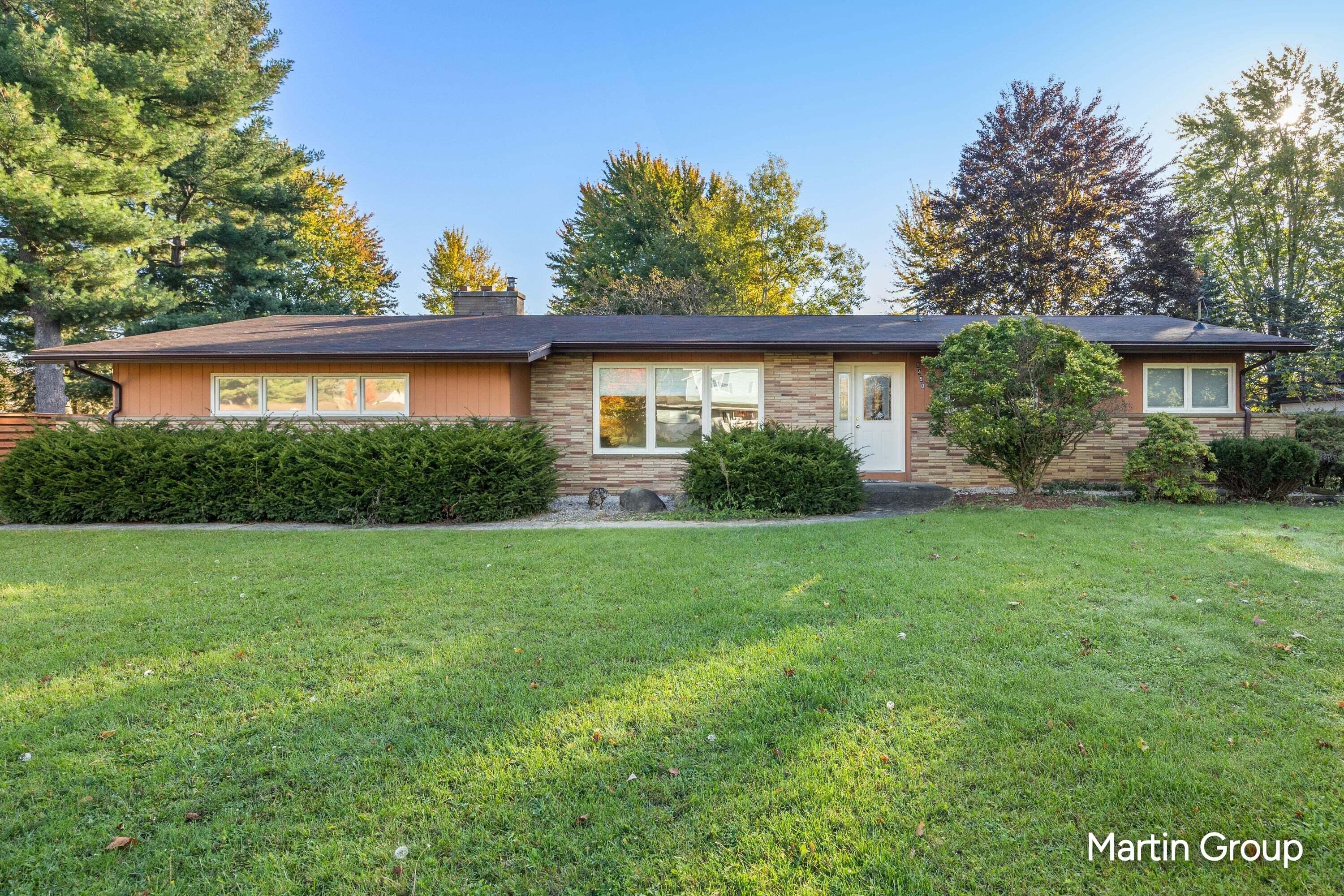 1490 Sierra Avenue NW Grand Rapids MI 49534