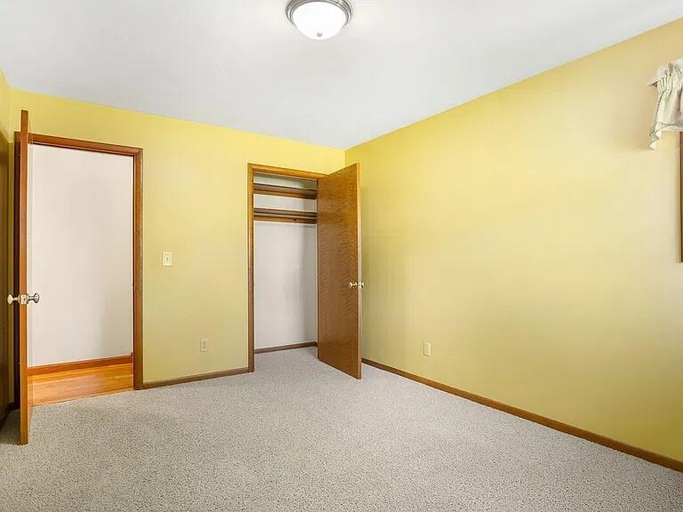 1490 Sierra Avenue NW Grand Rapids MI 49534