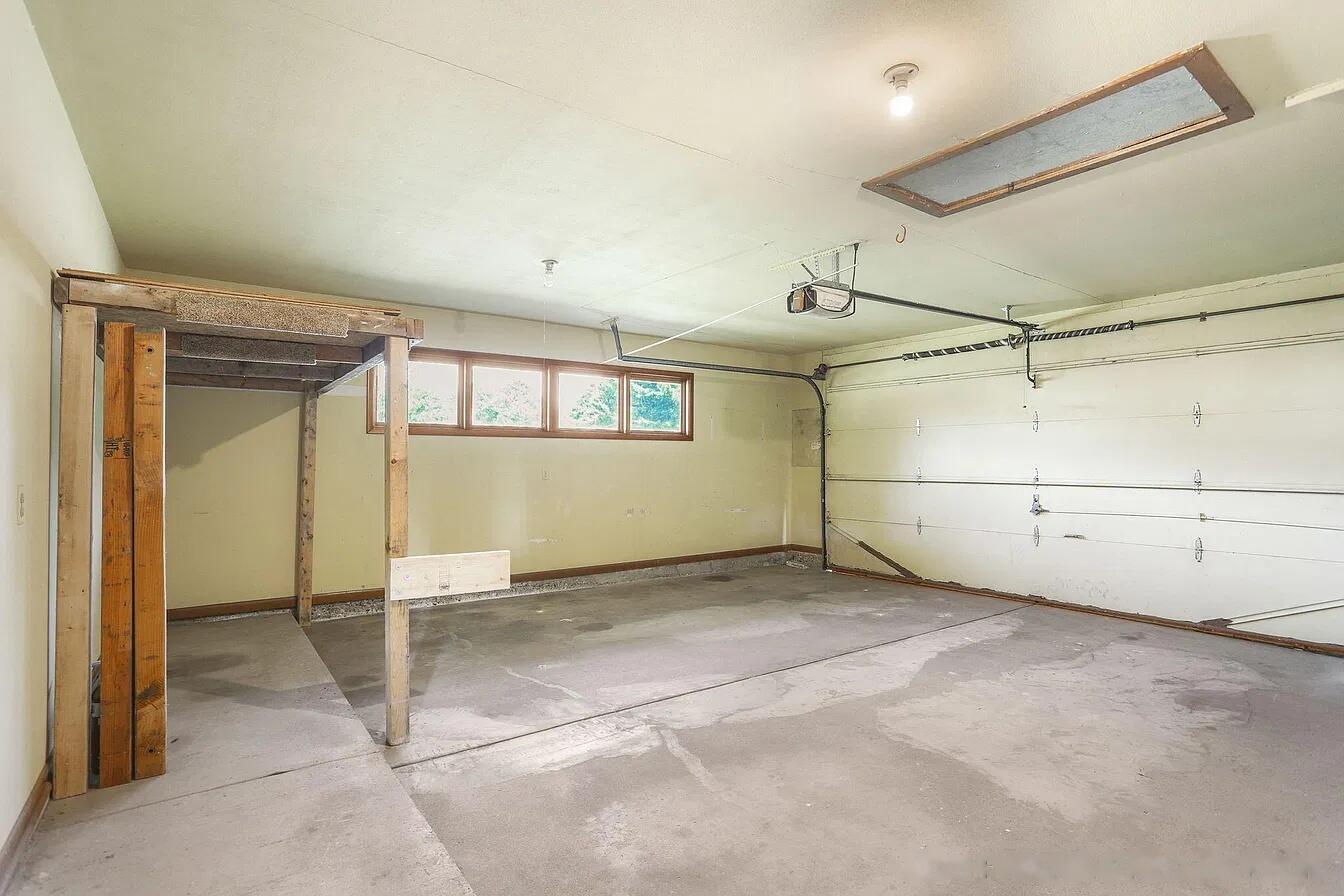 1490 Sierra Avenue NW Grand Rapids MI 49534