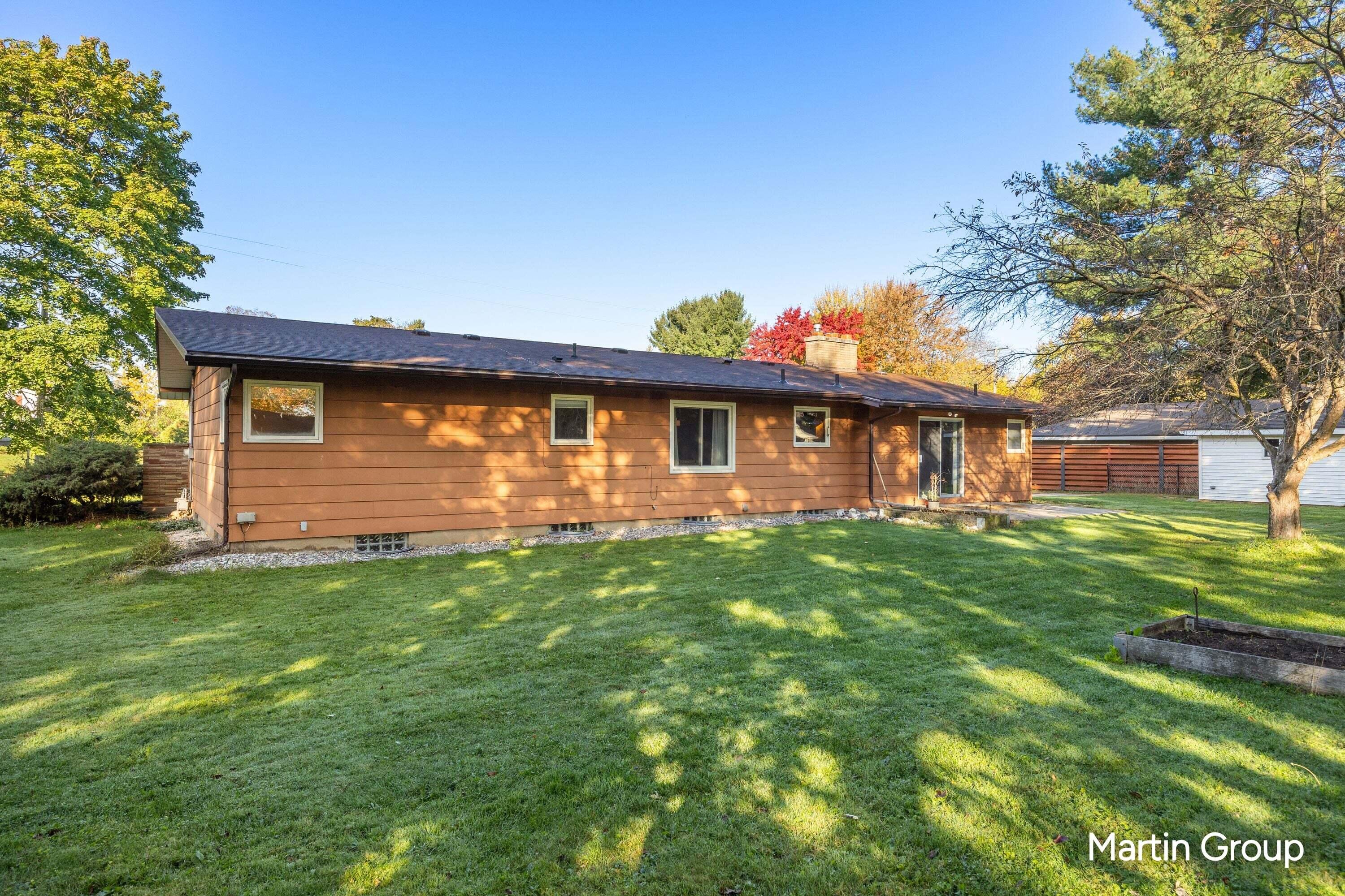 1490 Sierra Avenue NW Grand Rapids MI 49534