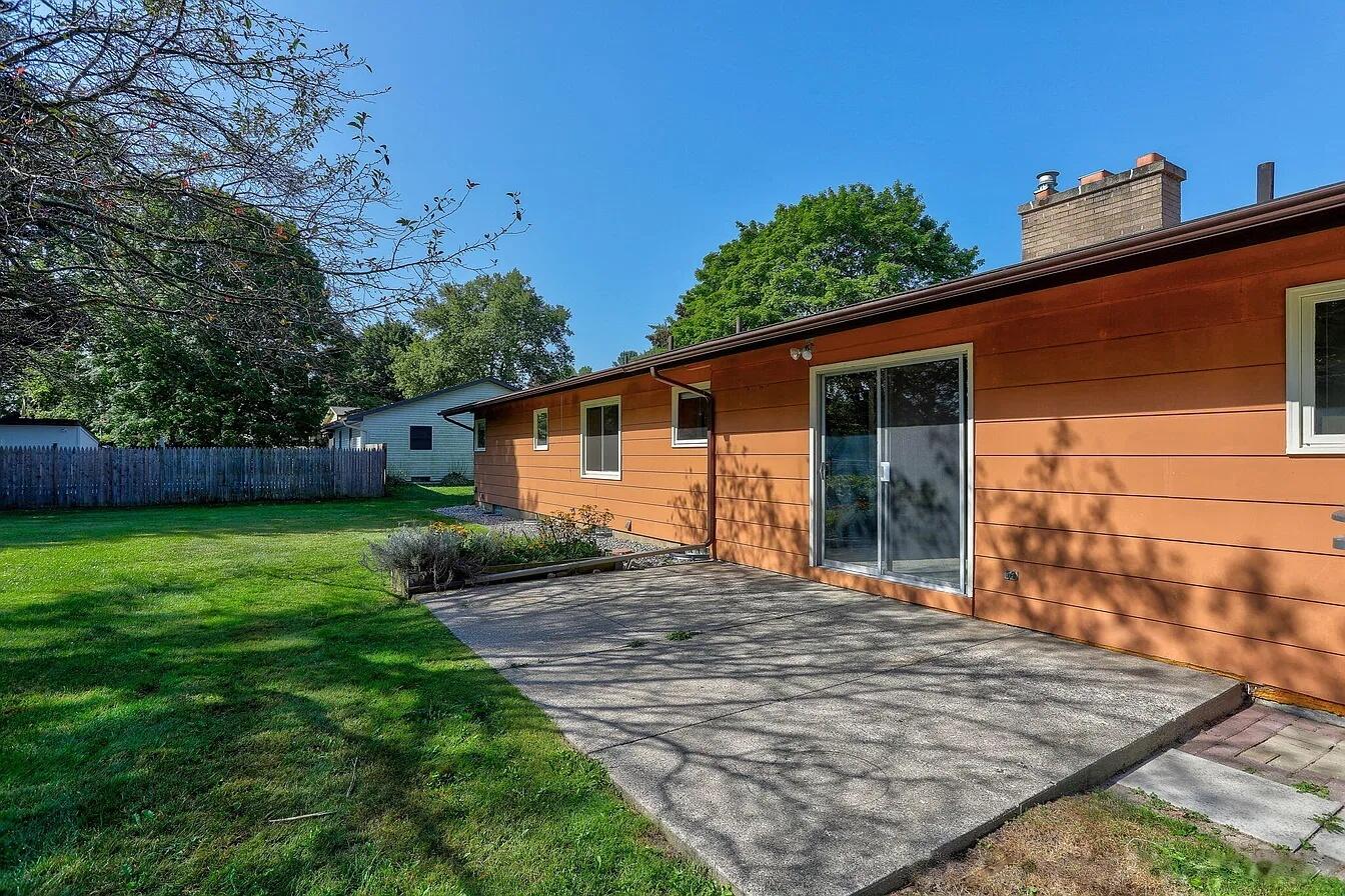 1490 Sierra Avenue NW Grand Rapids MI 49534