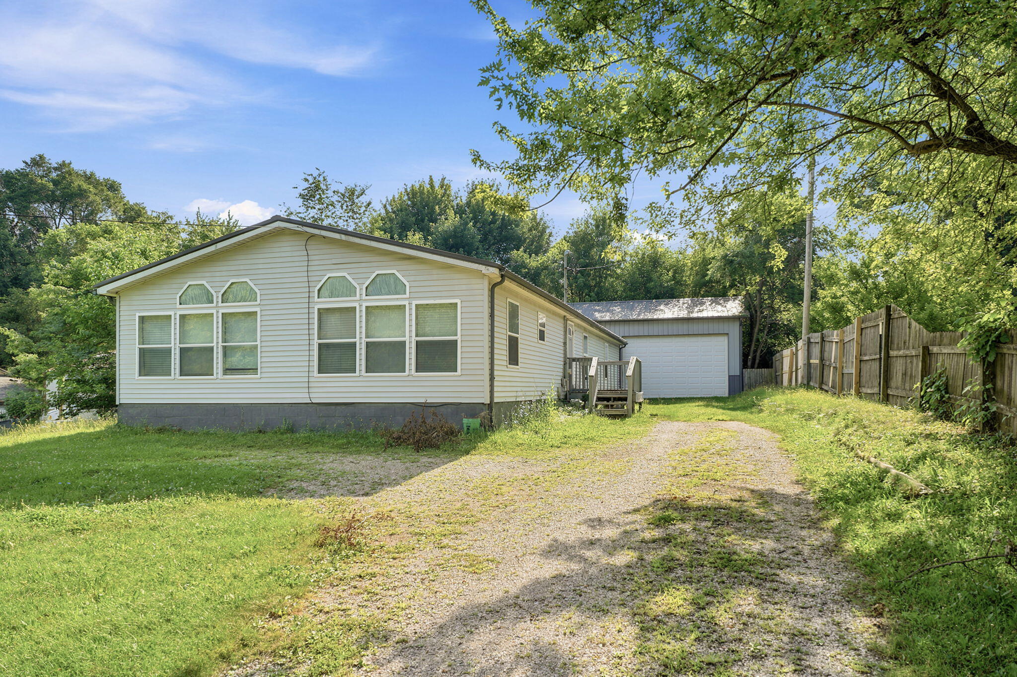 582 Leenhouts Street Kalamazoo MI 49048