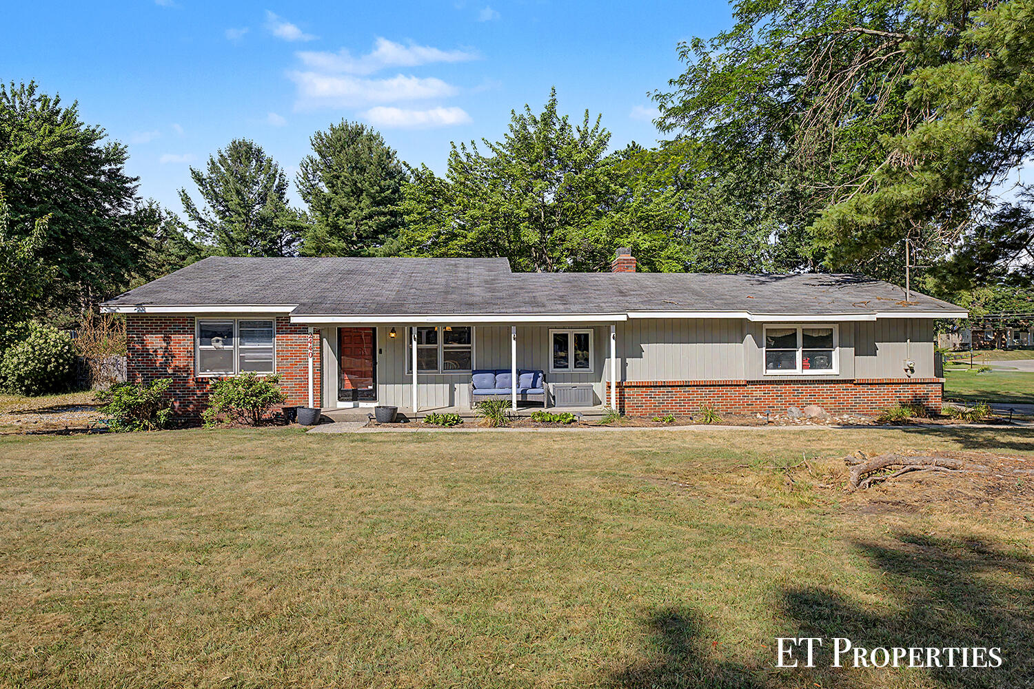 2440 Saratoga Drive NE Grand Rapids MI 49525