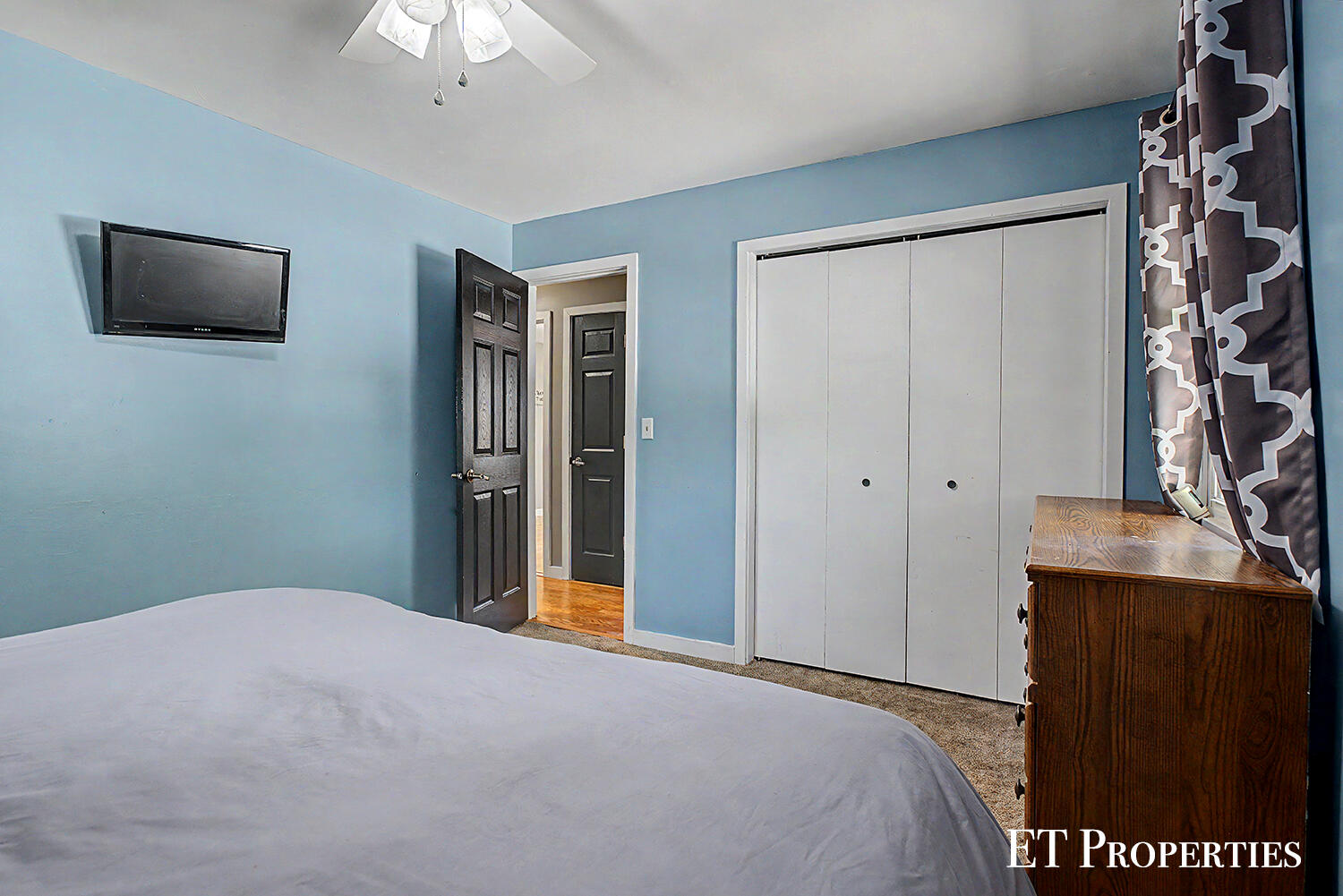 2440 Saratoga Drive NE Grand Rapids MI 49525