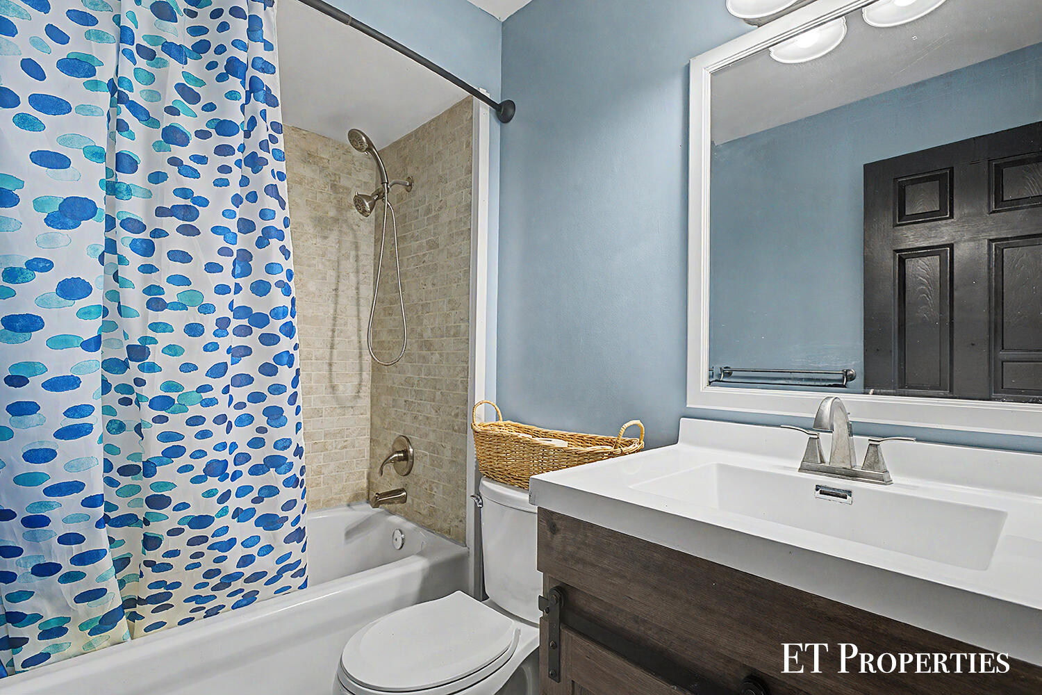 2440 Saratoga Drive NE Grand Rapids MI 49525