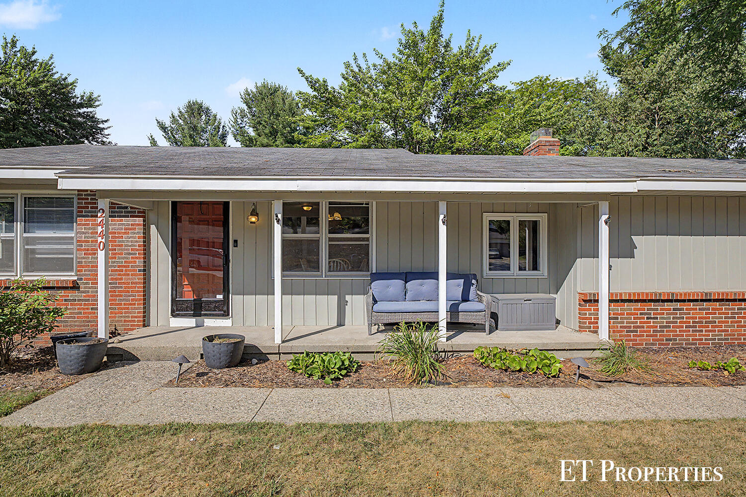 2440 Saratoga Drive NE Grand Rapids MI 49525
