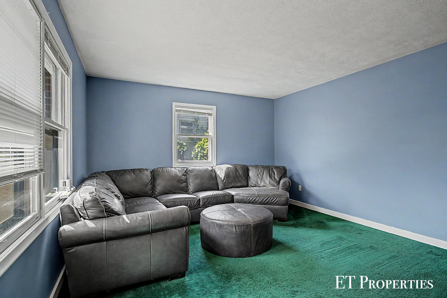 2440 Saratoga Drive NE Grand Rapids MI 49525