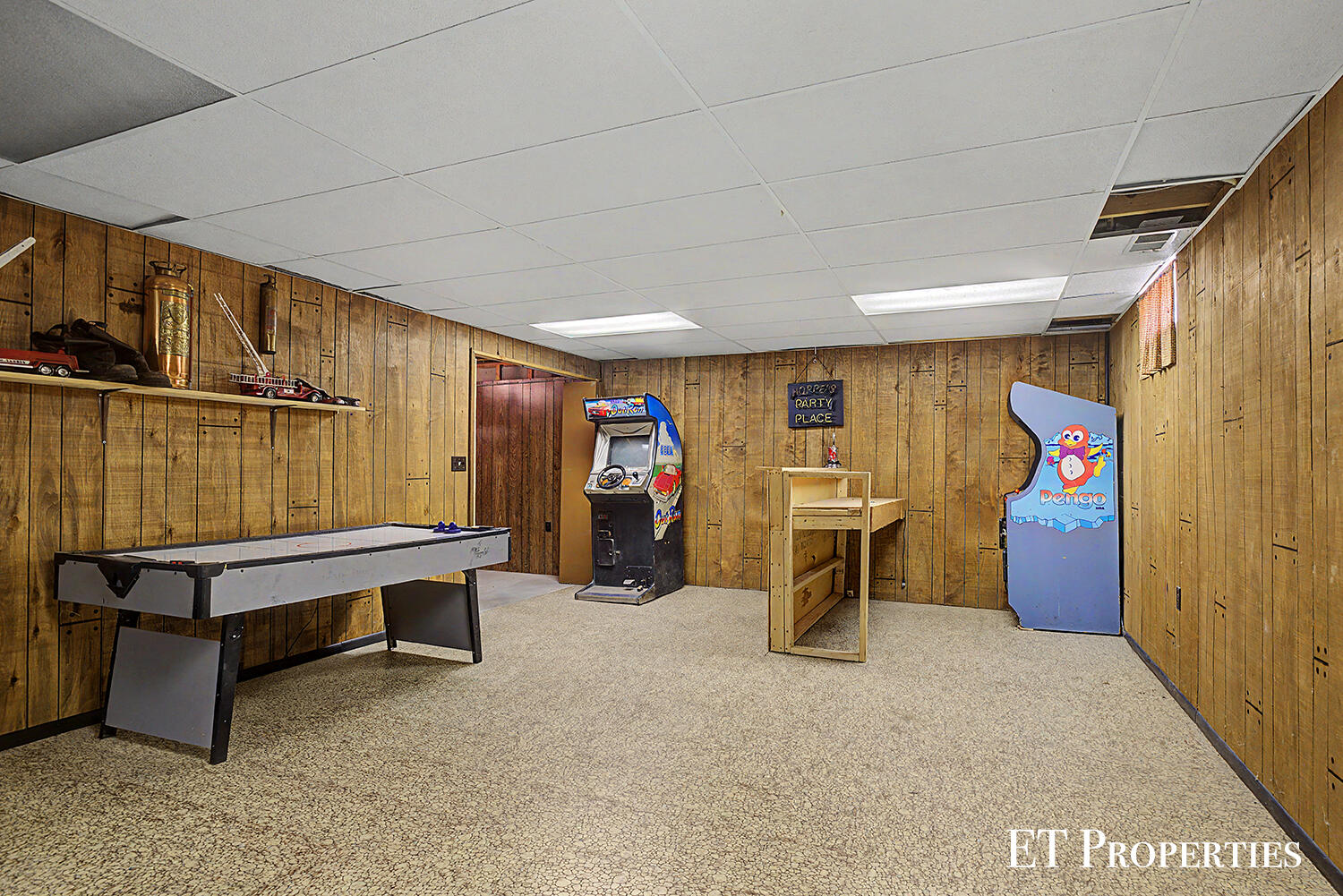 2440 Saratoga Drive NE Grand Rapids MI 49525