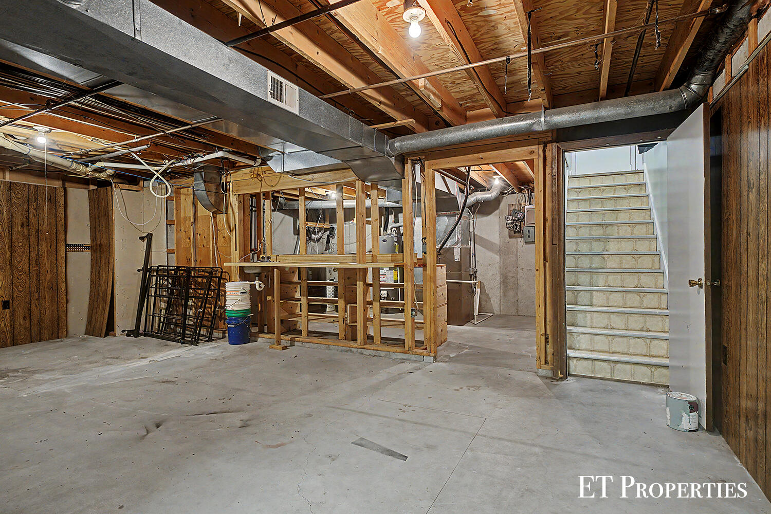 2440 Saratoga Drive NE Grand Rapids MI 49525