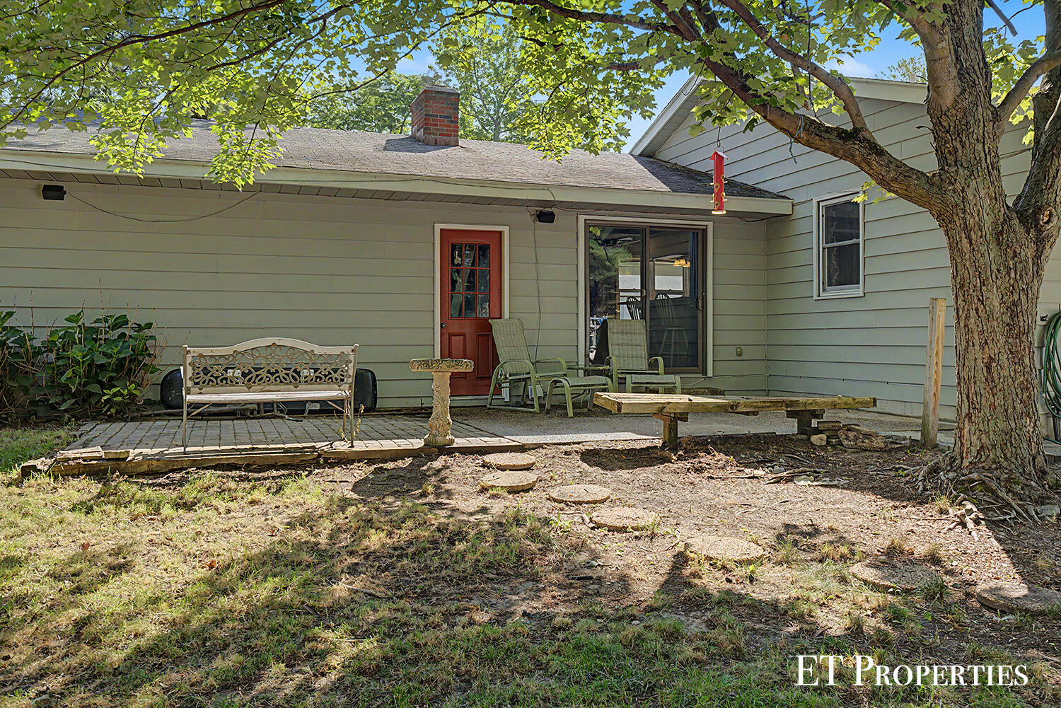 2440 Saratoga Drive NE Grand Rapids MI 49525