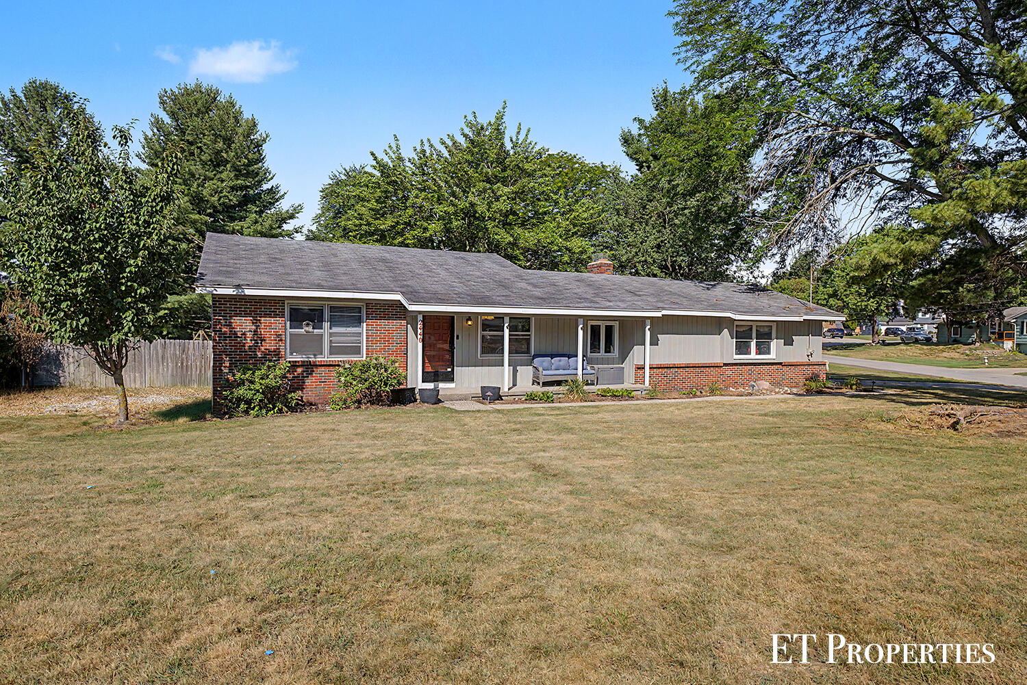 2440 Saratoga Drive NE Grand Rapids MI 49525