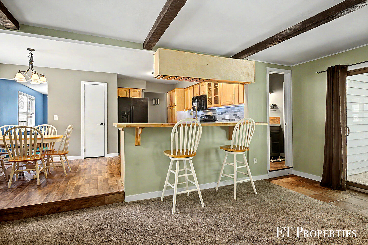 2440 Saratoga Drive NE Grand Rapids MI 49525