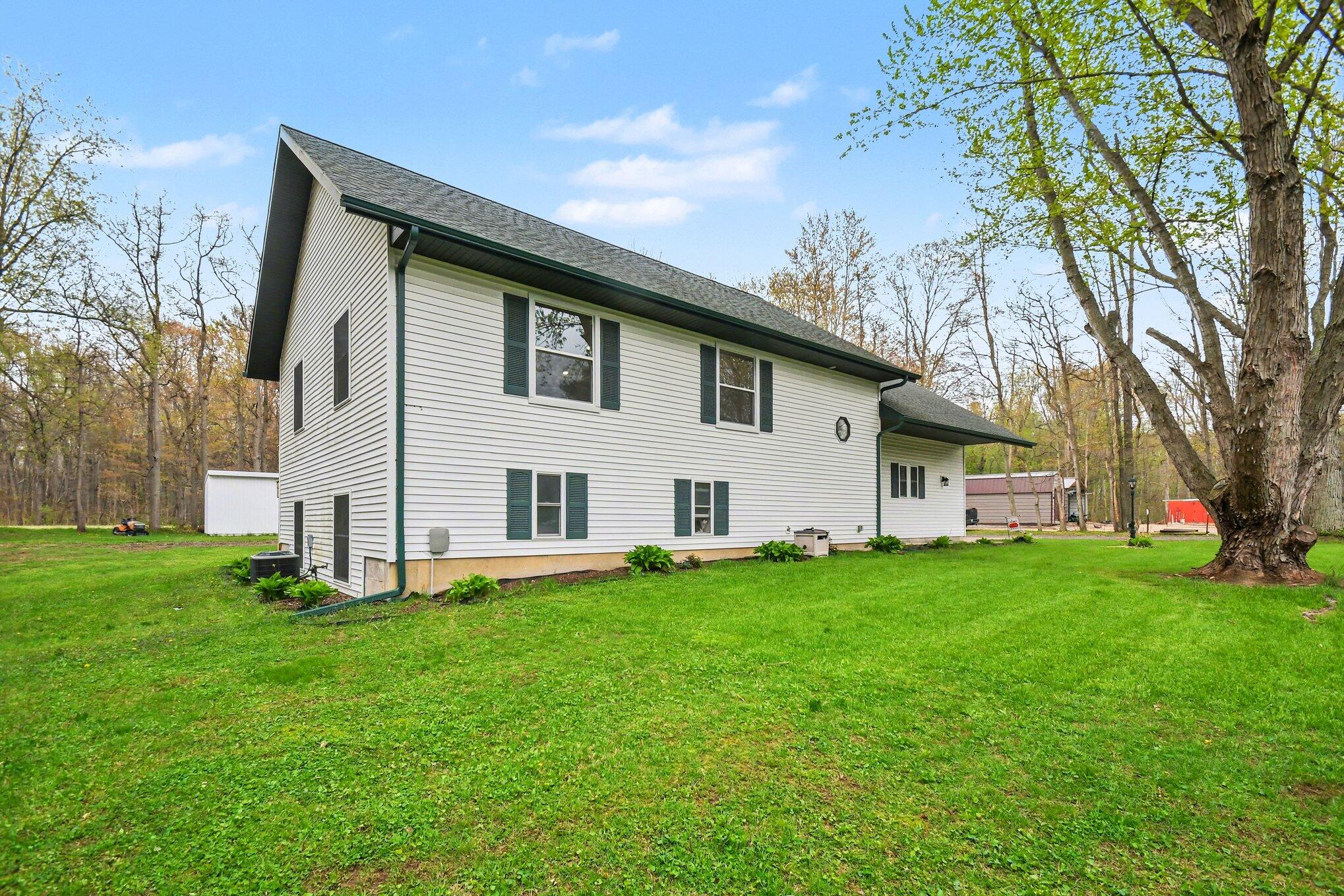 29542 Priest Street Dowagiac MI 49047