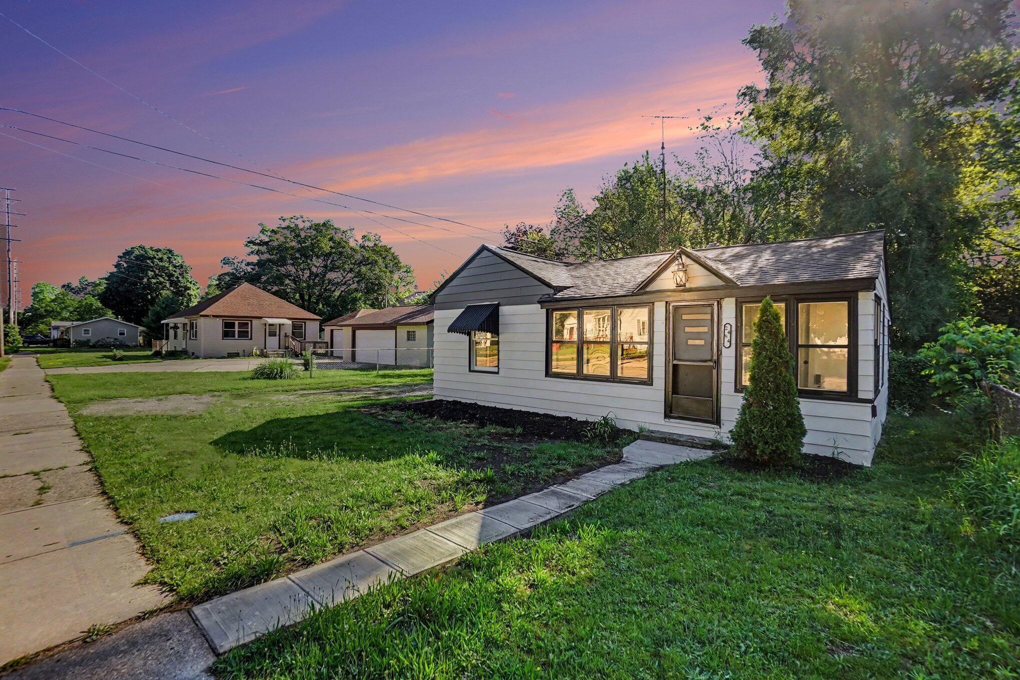 2484 Lincoln Street Muskegon MI 49441