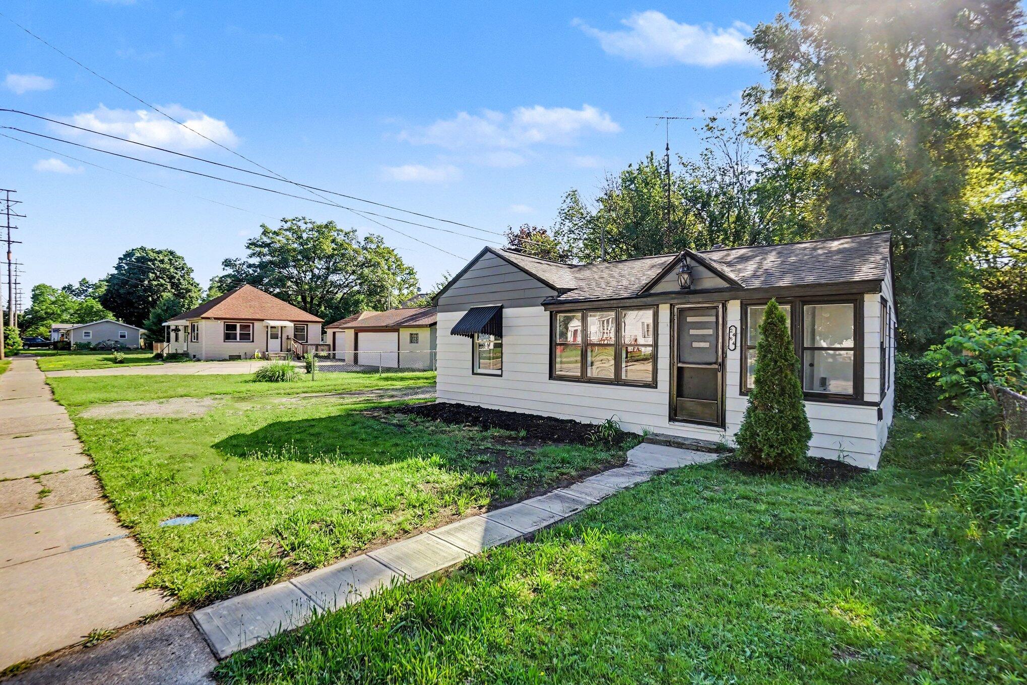 2484 Lincoln Street Muskegon MI 49441