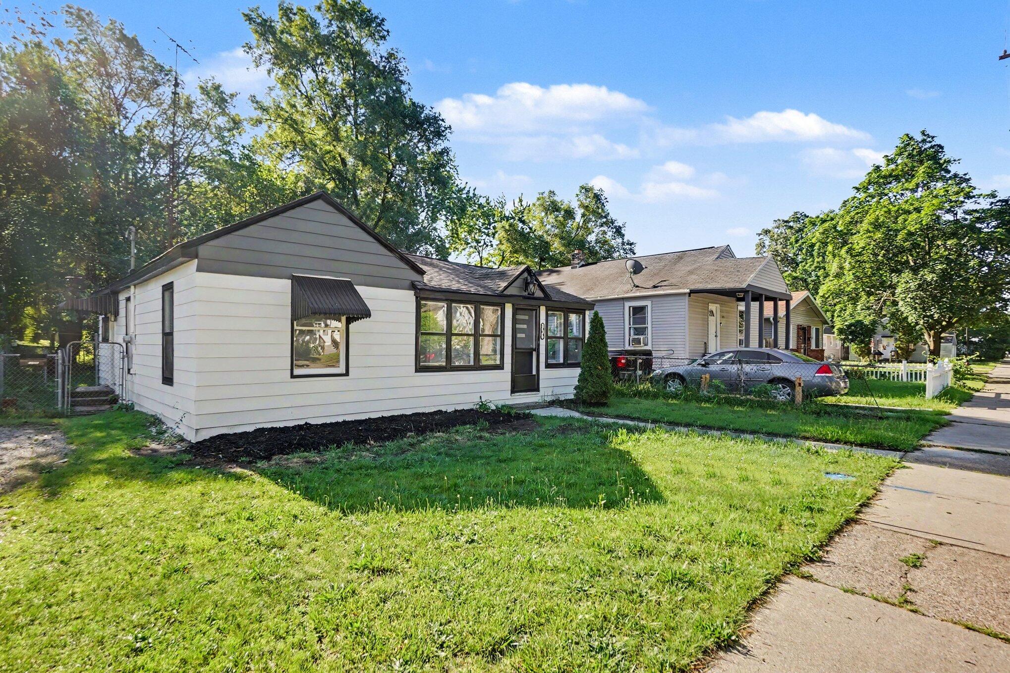 2484 Lincoln Street Muskegon MI 49441