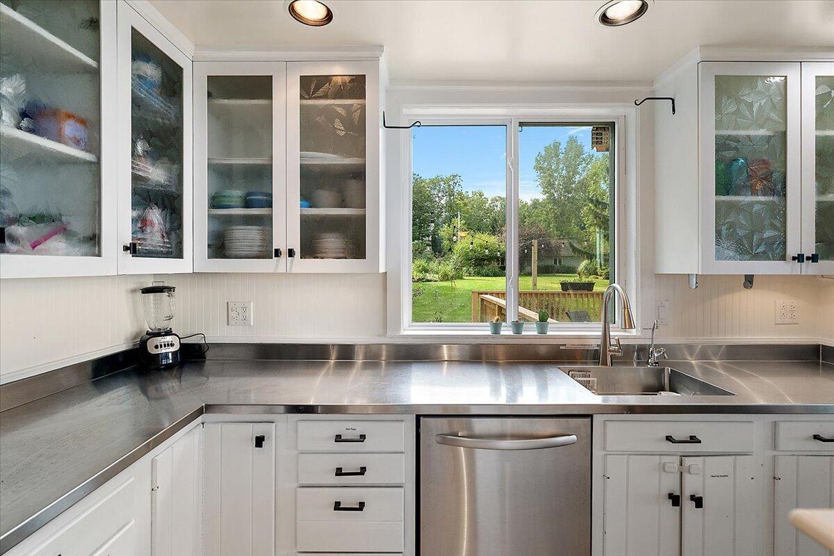 3960 Evergreen Lane Benton Harbor MI 49022