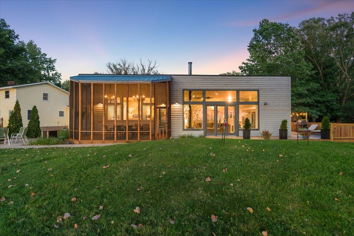 3960 Evergreen Lane Benton Harbor MI 49022