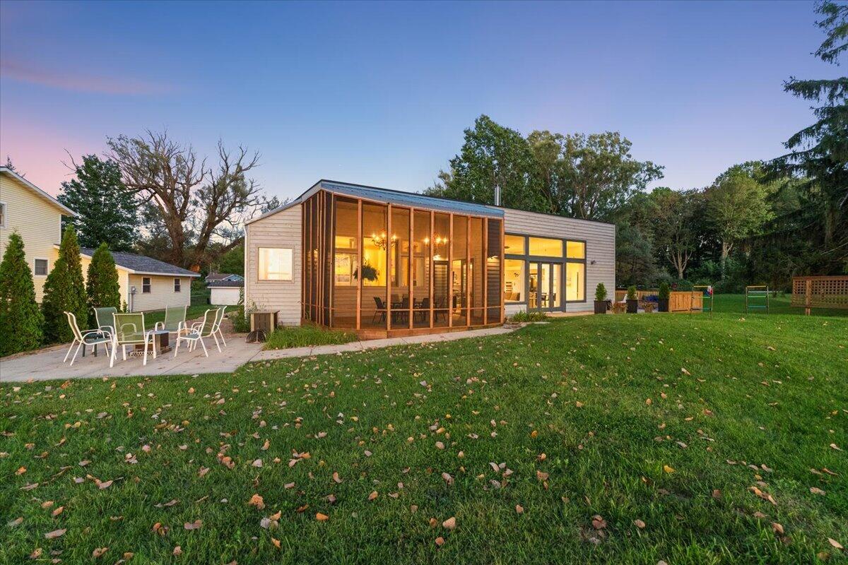 3960 Evergreen Lane Benton Harbor MI 49022