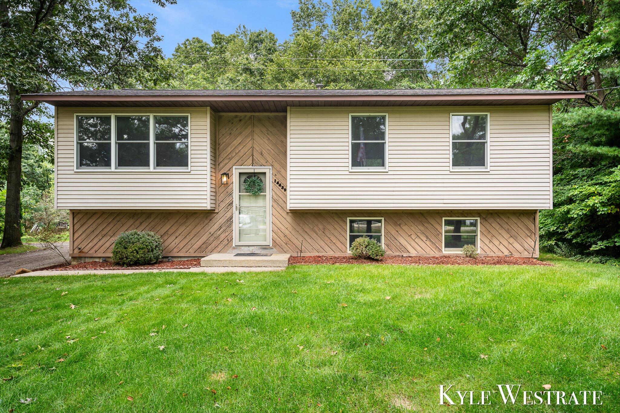 14439 Lincoln Street Grand Haven MI 49417