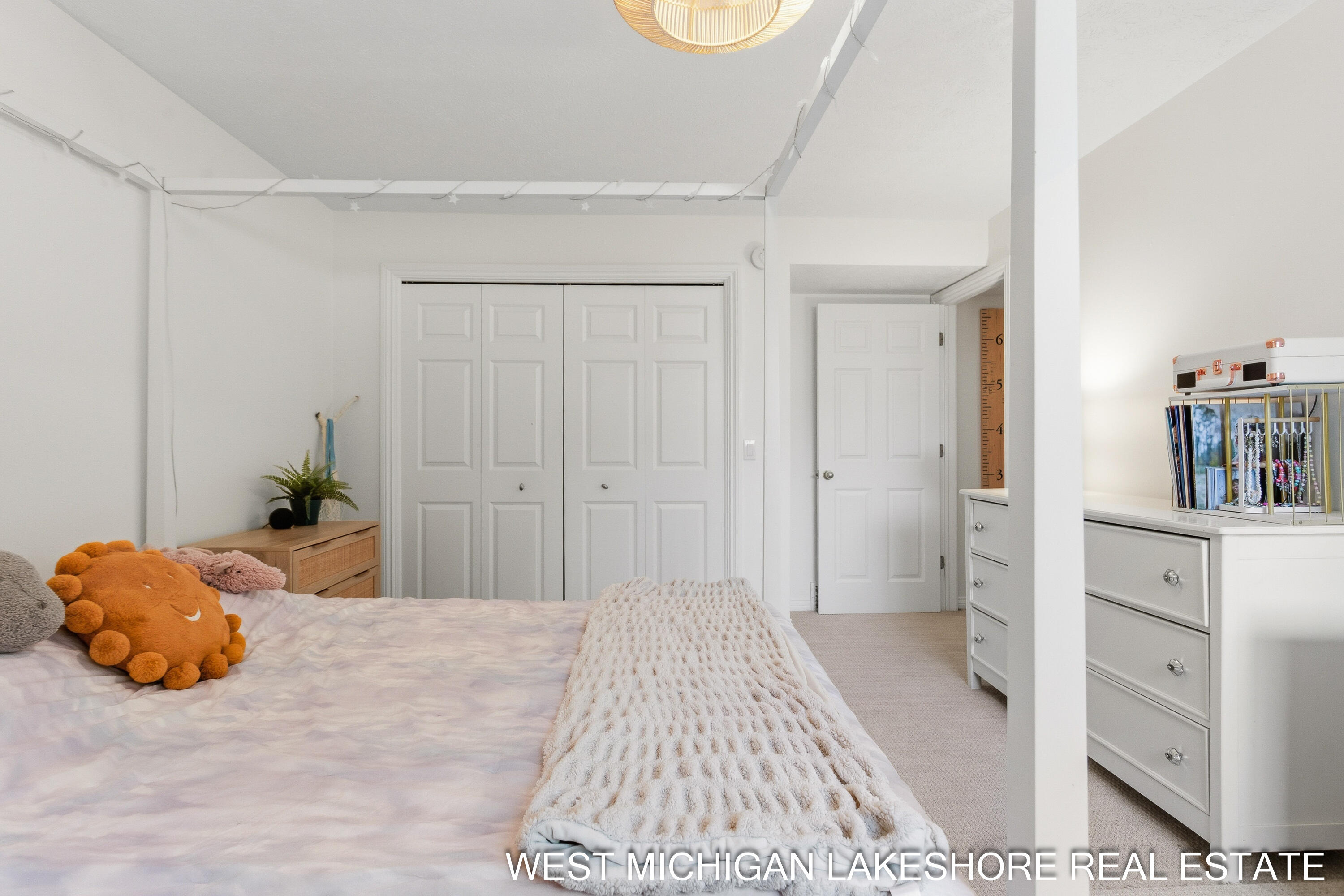 3260 Lorrimar Lane Saugatuck MI 49453