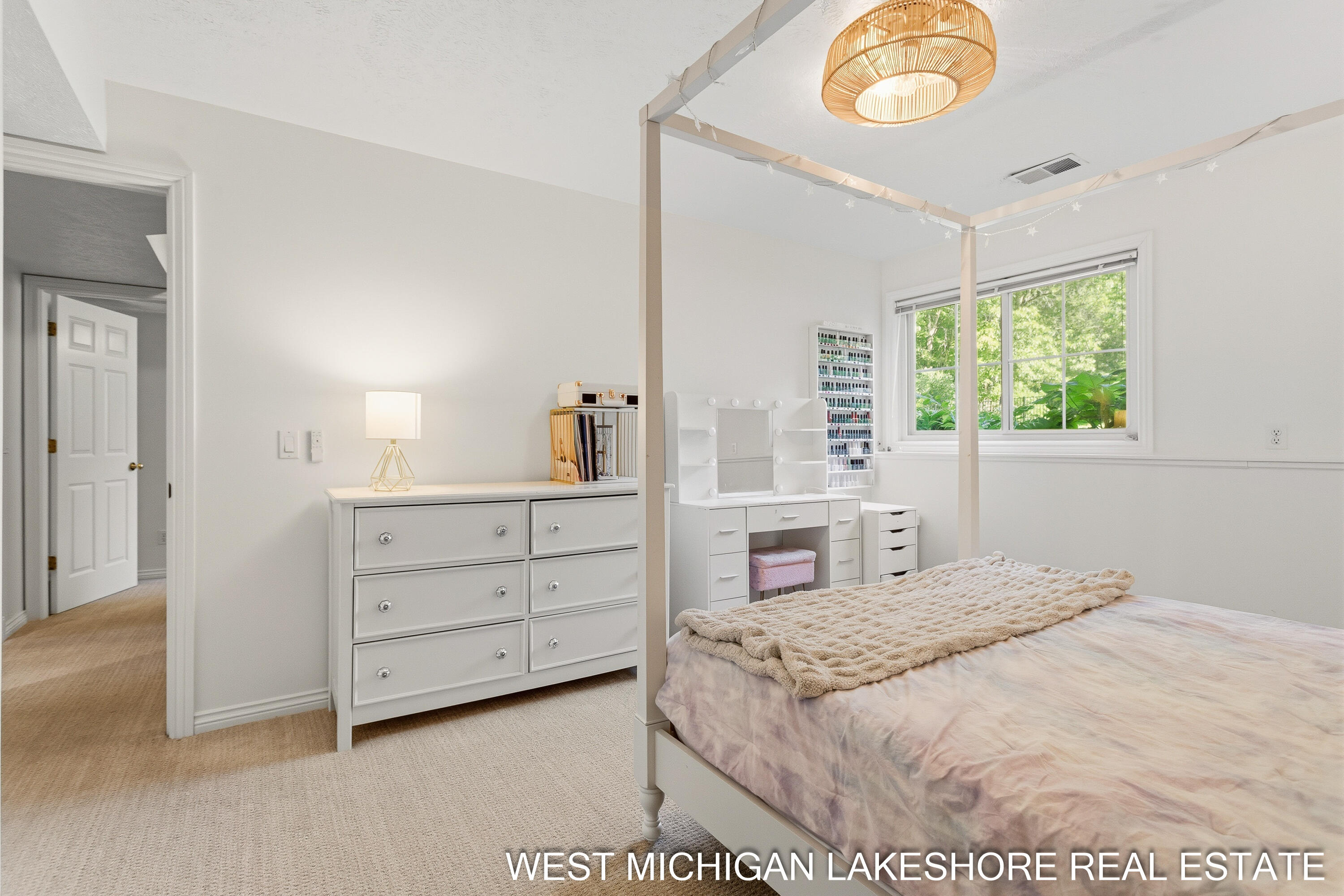 3260 Lorrimar Lane Saugatuck MI 49453