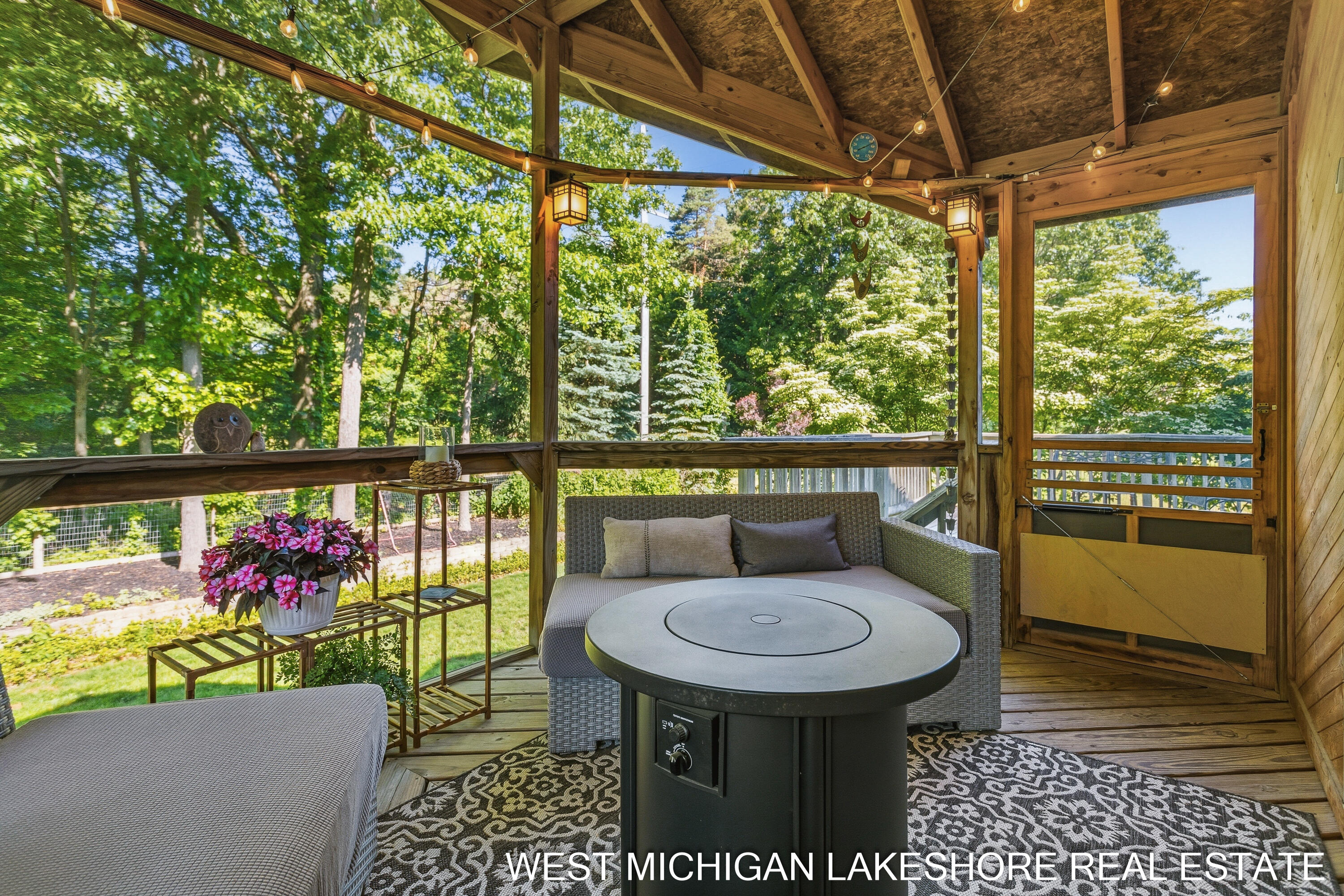 3260 Lorrimar Lane Saugatuck MI 49453