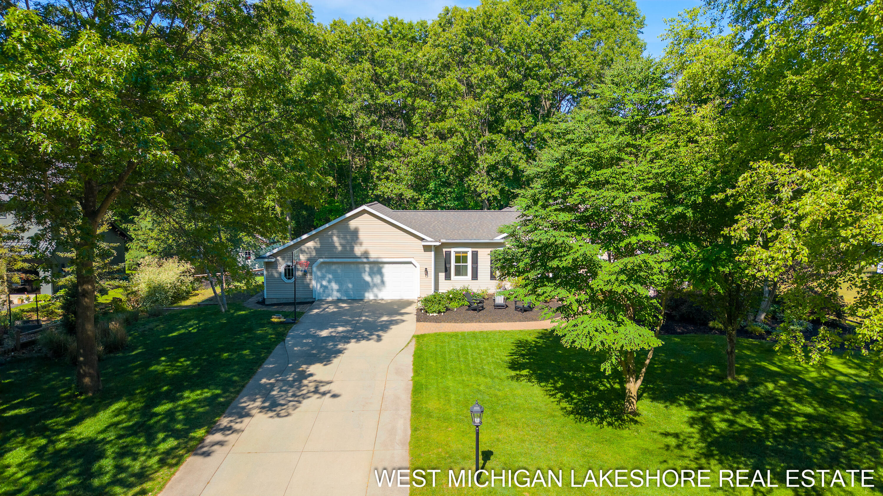 3260 Lorrimar Lane Saugatuck MI 49453