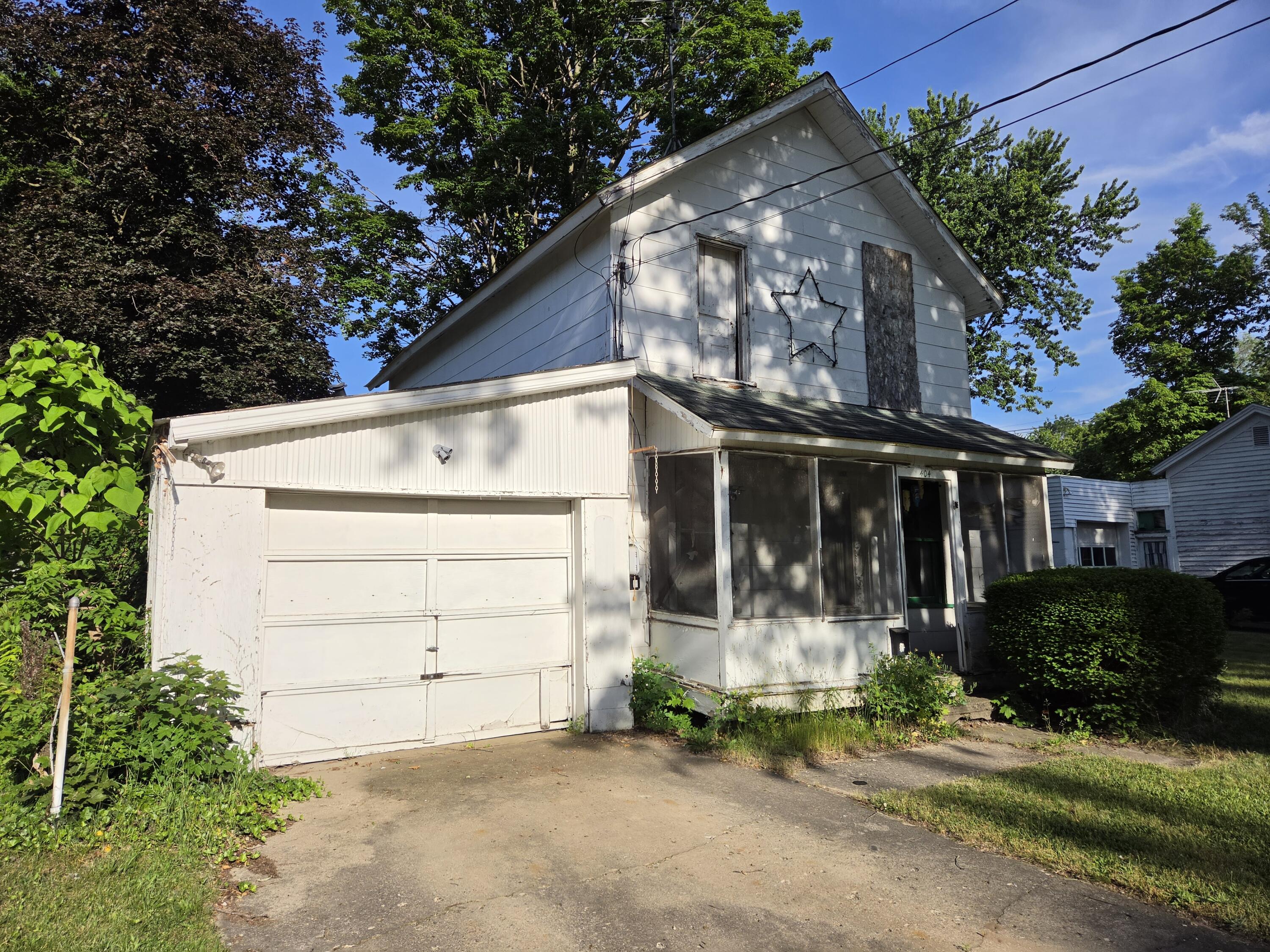 404 Mcomber Street Dowagiac MI 49047