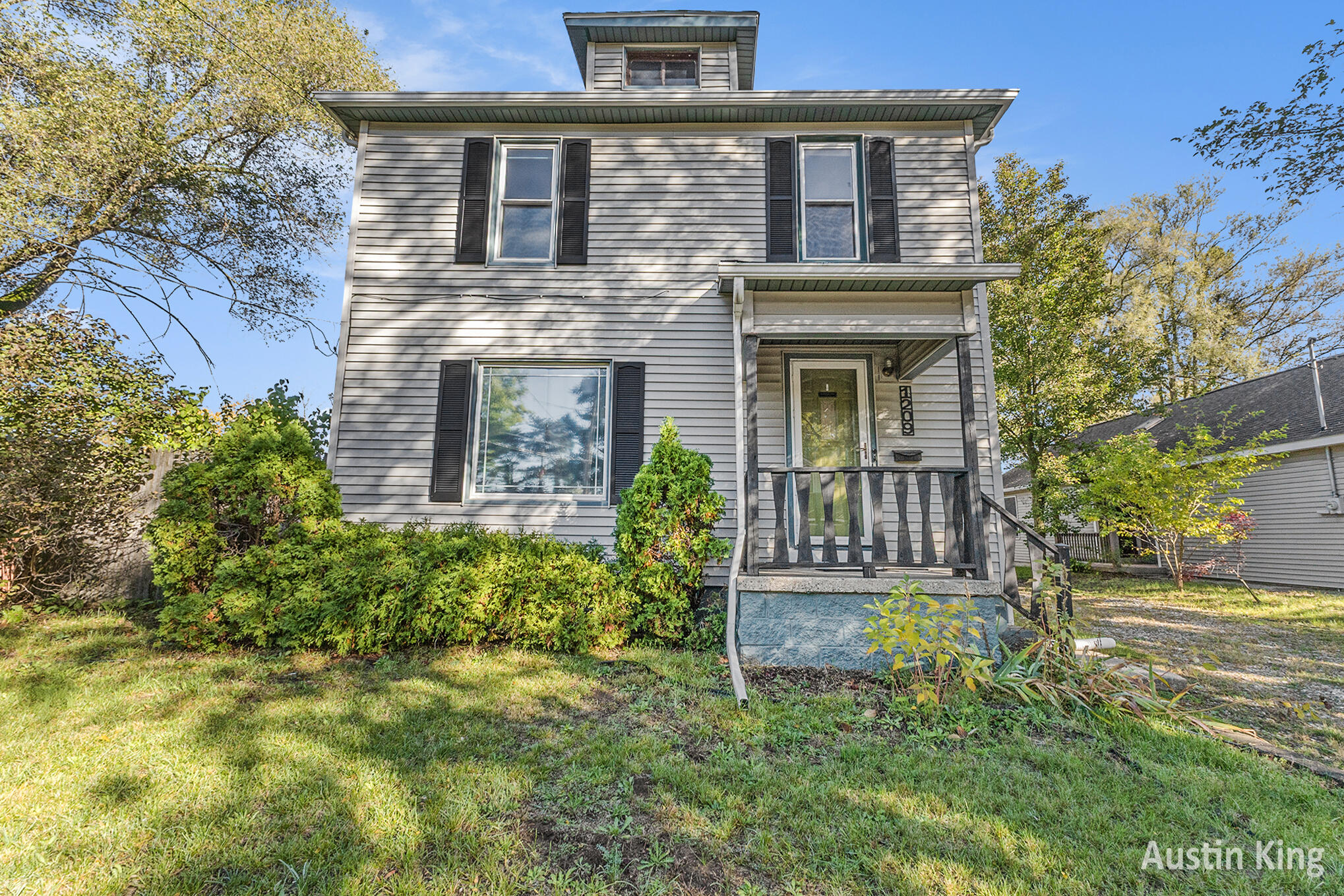 1209 Mason Street NE Grand Rapids MI 49503