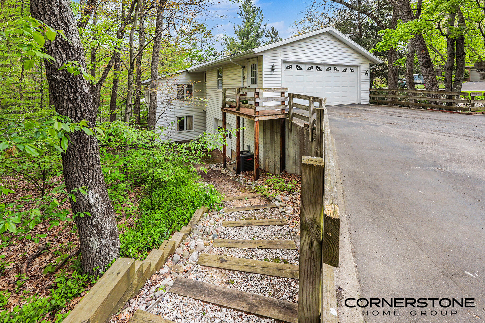 2070 Timberview Drive NE Grand Rapids MI 49525