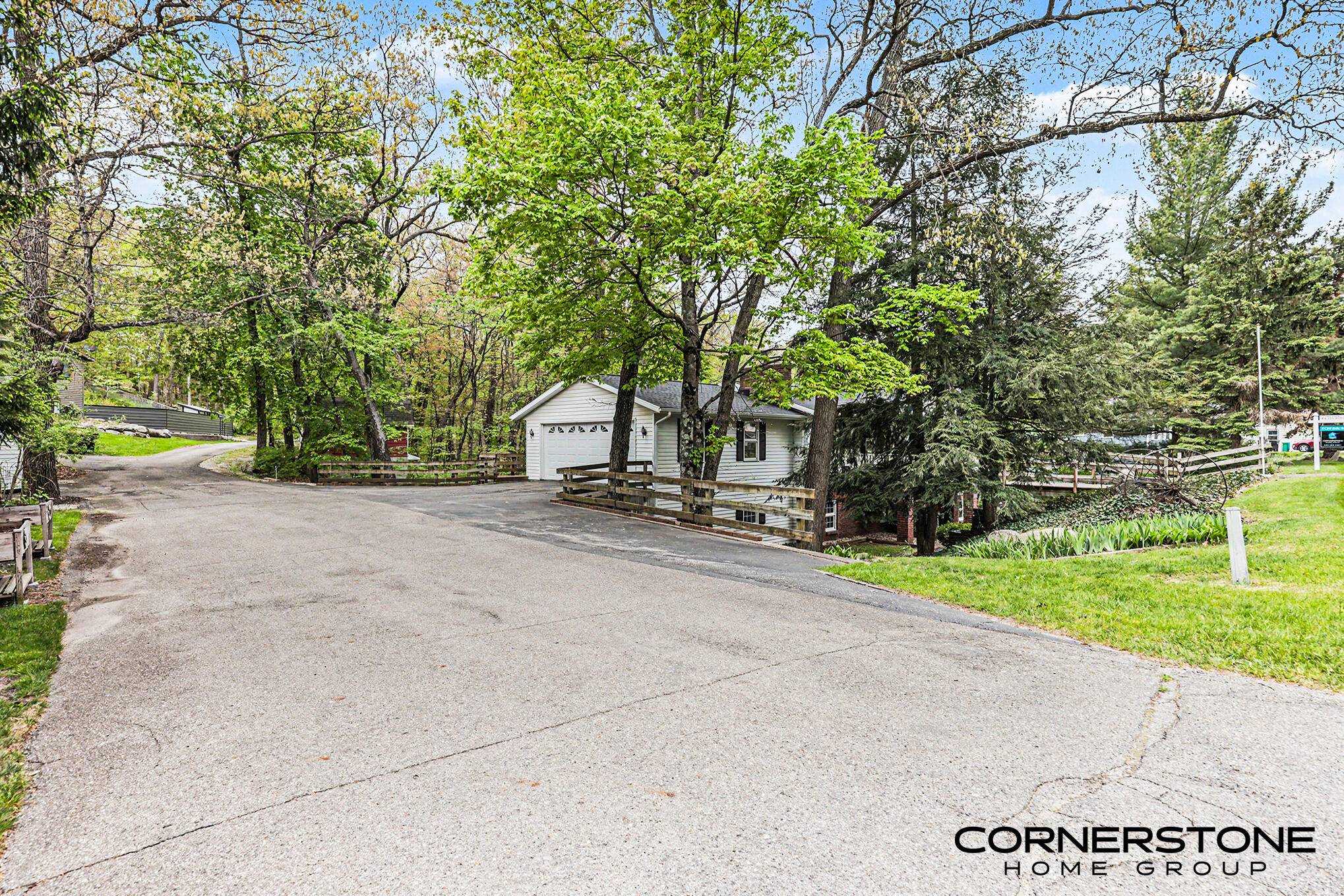 2070 Timberview Drive NE Grand Rapids MI 49525