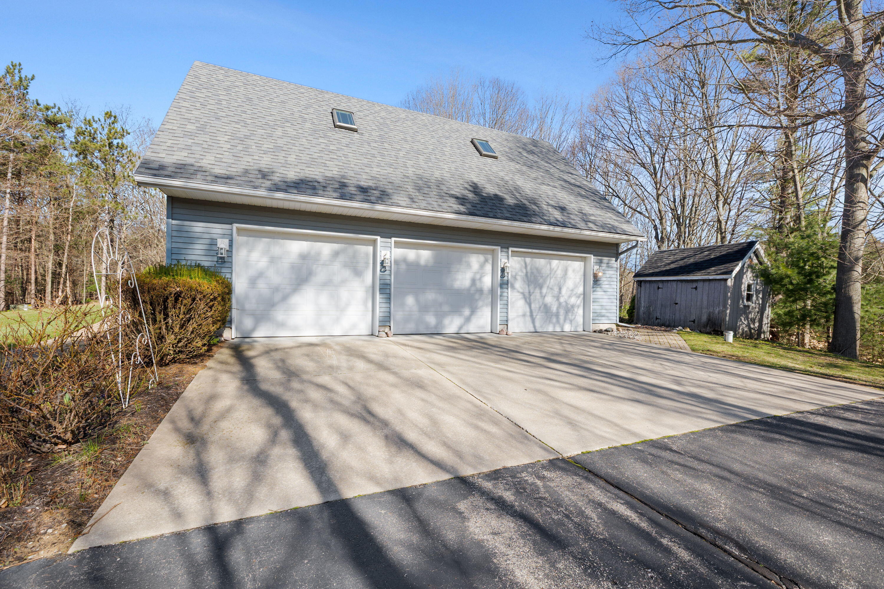 8894 Lakeshore Avenue West Olive MI 49460
