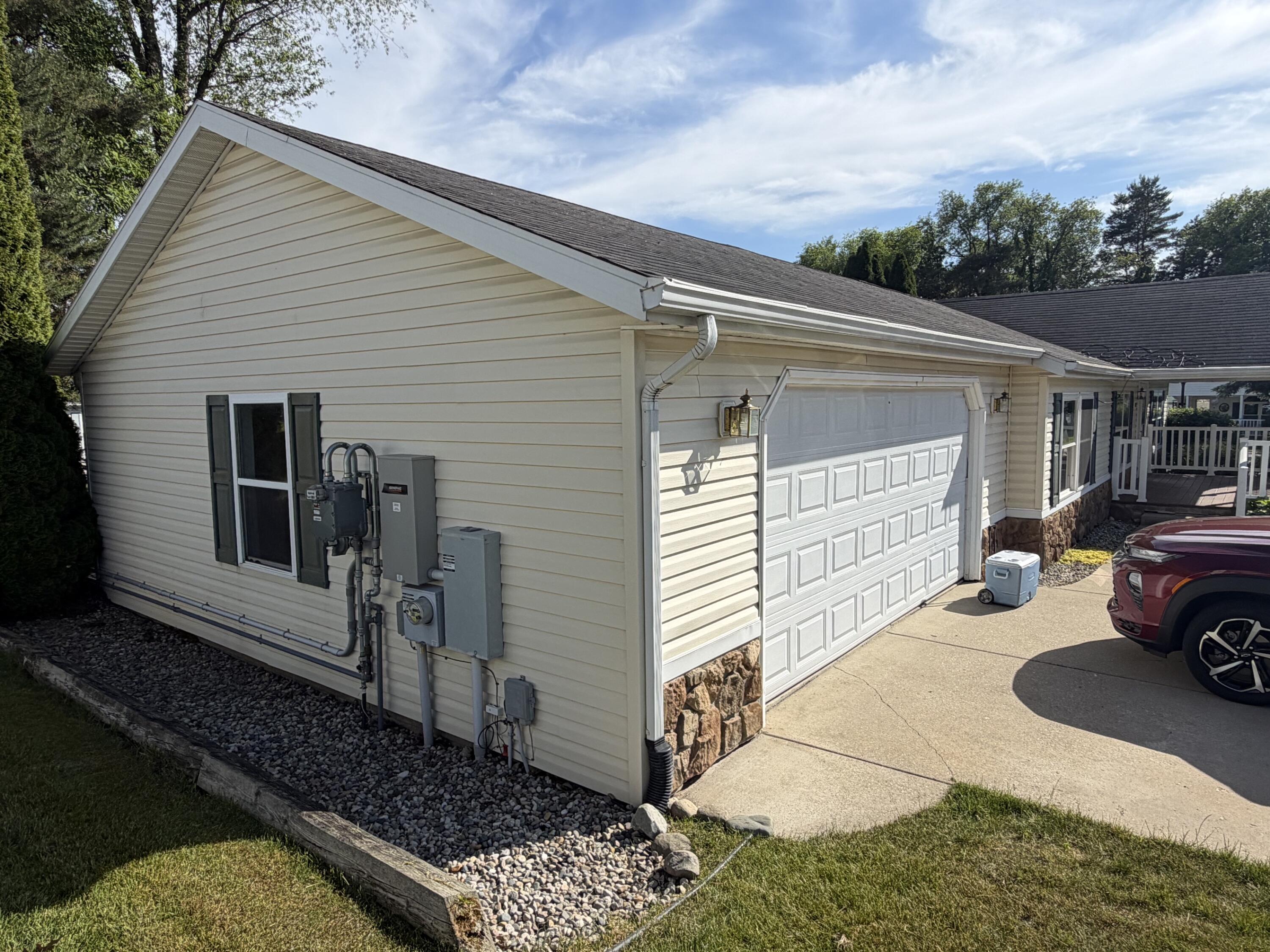 5229 Pine Arbor Ridge Kalamazoo MI 49004