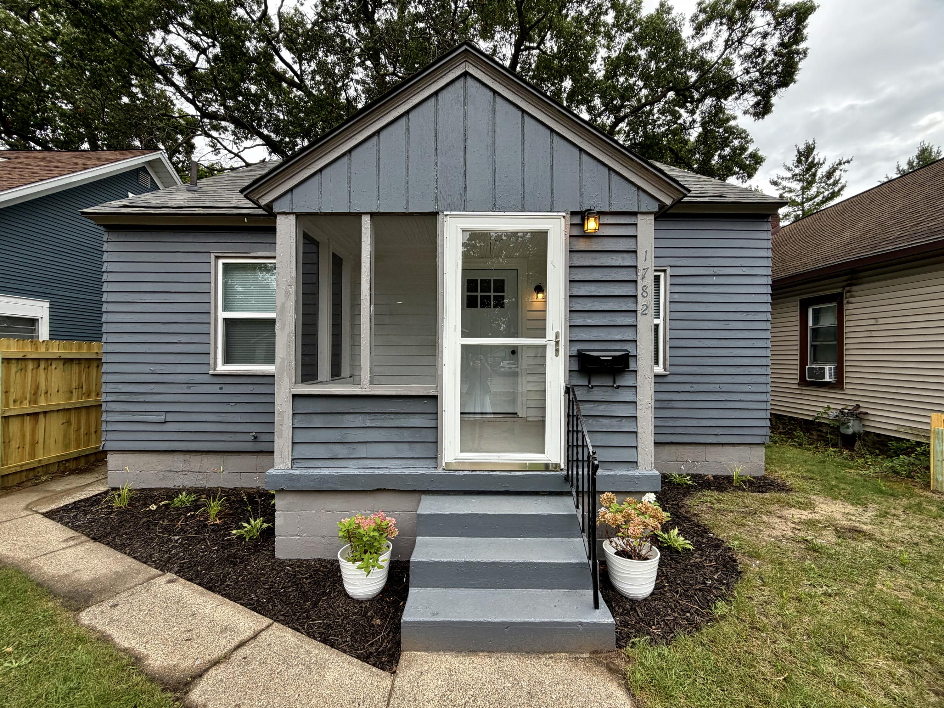 1782 Wood Street Muskegon MI 49442