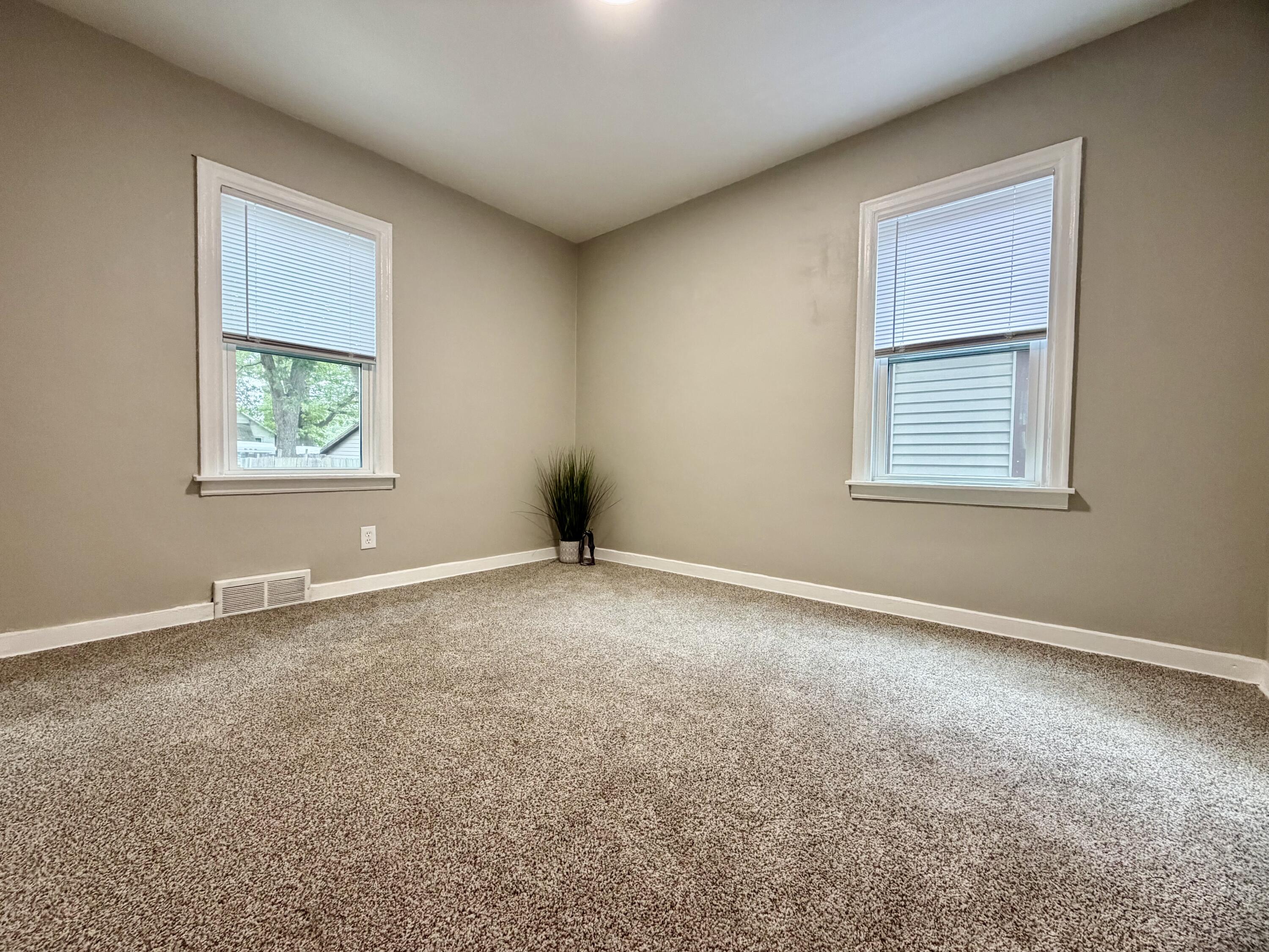 1782 Wood Street Muskegon MI 49442