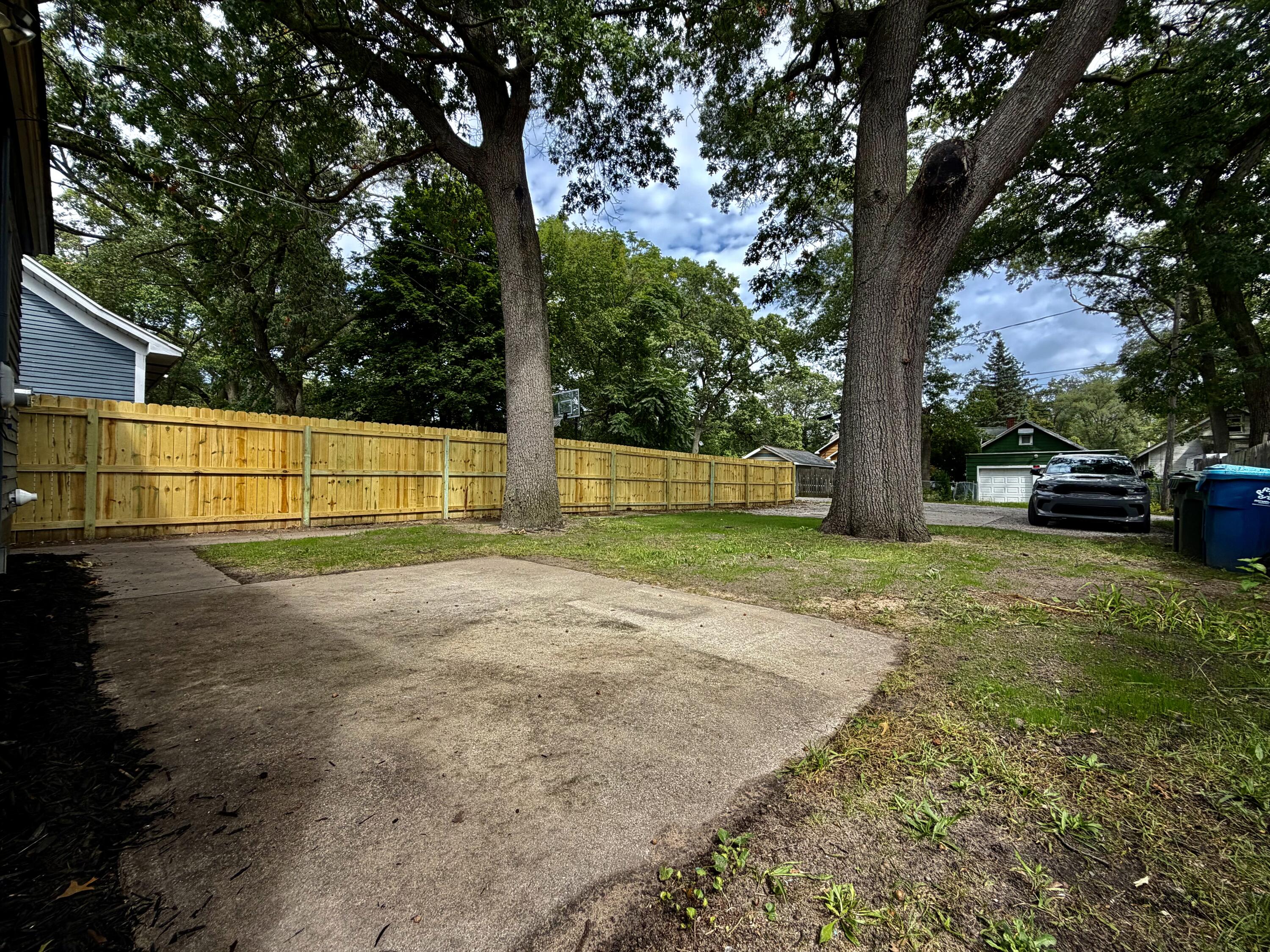 1782 Wood Street Muskegon MI 49442
