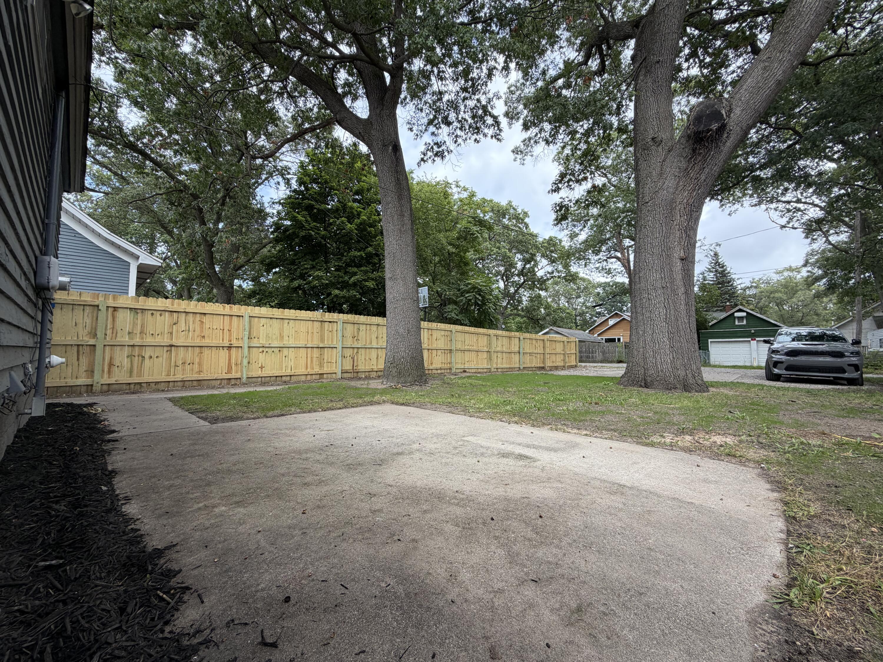 1782 Wood Street Muskegon MI 49442