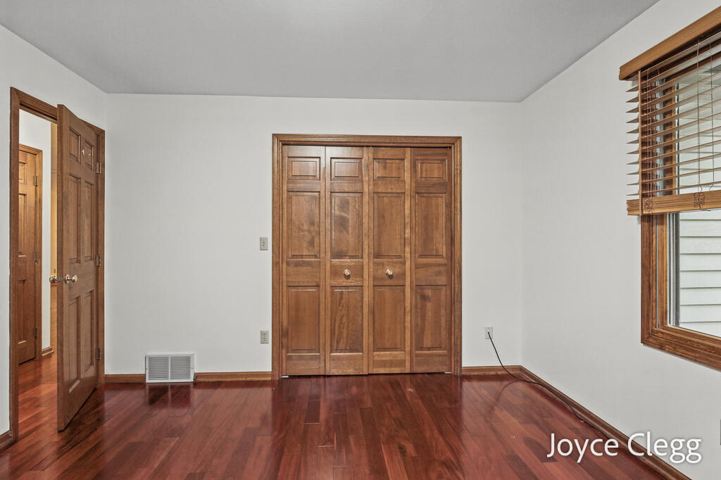 12087 Sandy Woods Drive Grand Haven MI 49417