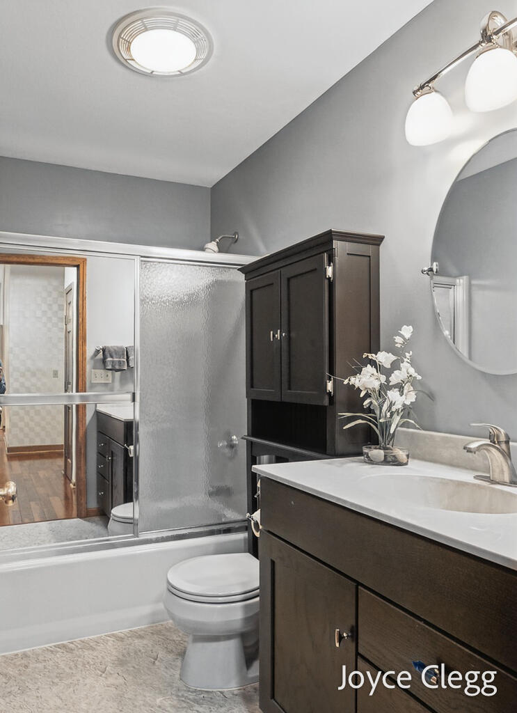 12087 Sandy Woods Drive Grand Haven MI 49417