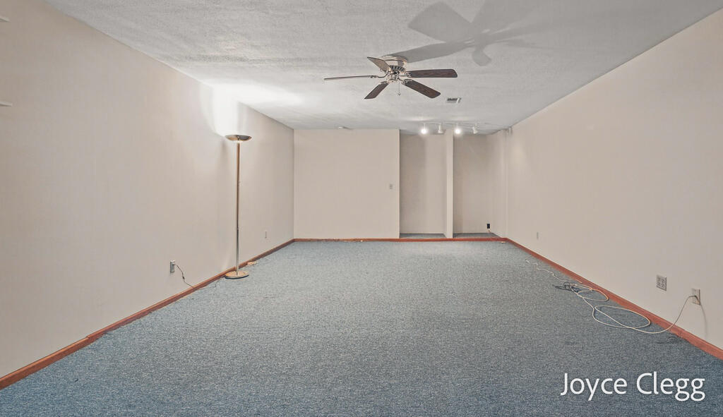 12087 Sandy Woods Drive Grand Haven MI 49417
