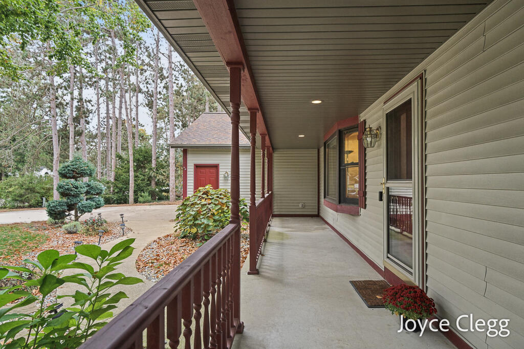 12087 Sandy Woods Drive Grand Haven MI 49417